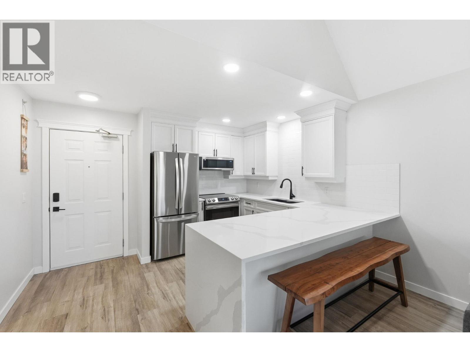 Additional image 4 of 309-1965 Pandosy Street, Kelowna, BC, V1Y1R9
