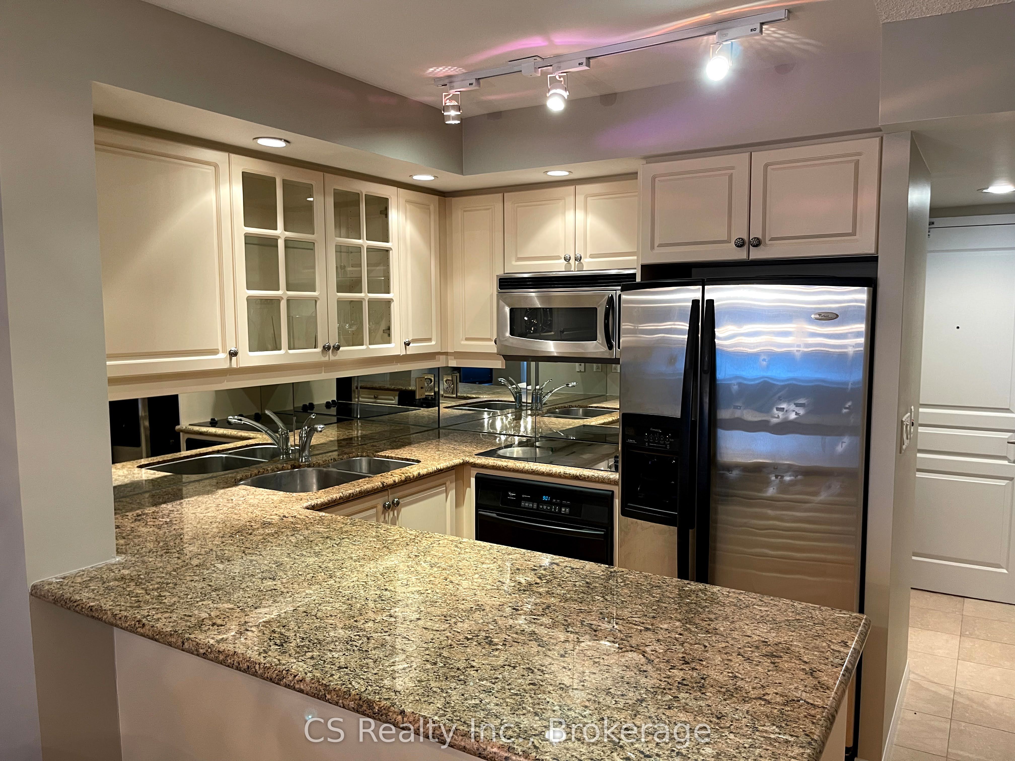 Additional image 5 of 517-140 Simcoe Street, Toronto, ON, M5H 4E9