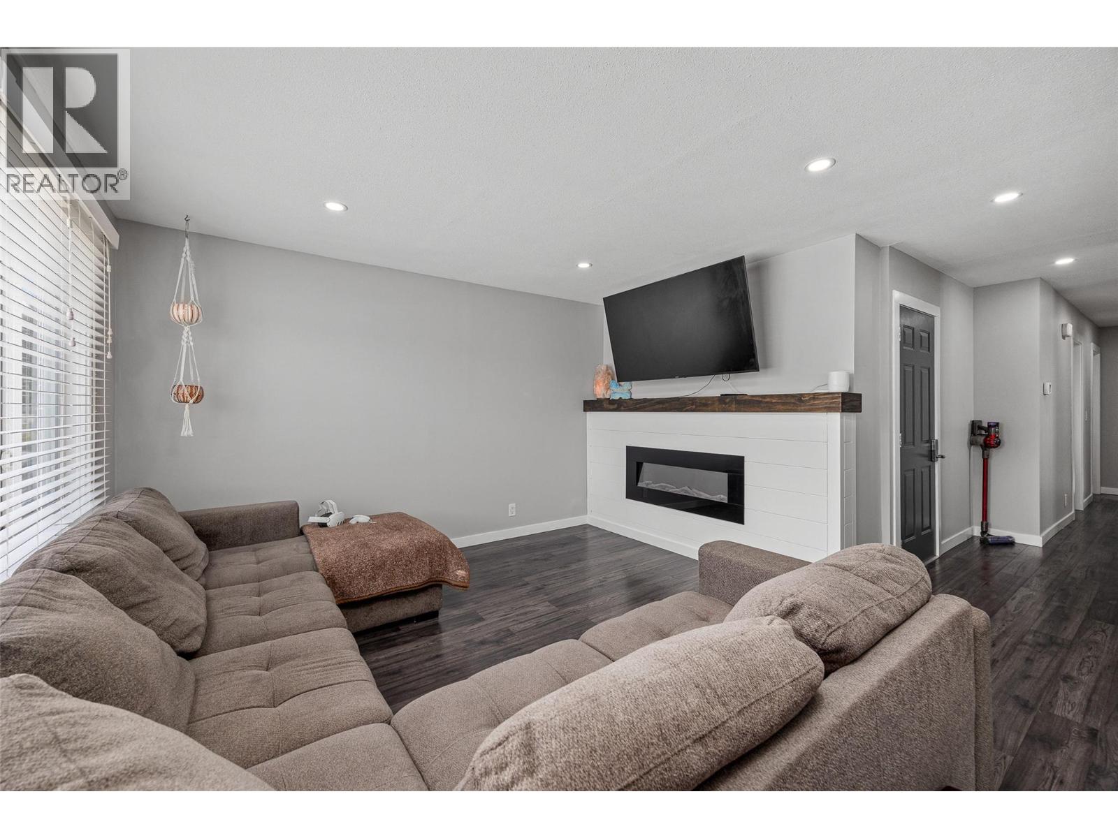 Additional image 2 of 949 Grenfell Court, Kelowna, BC, V1Y8C5
