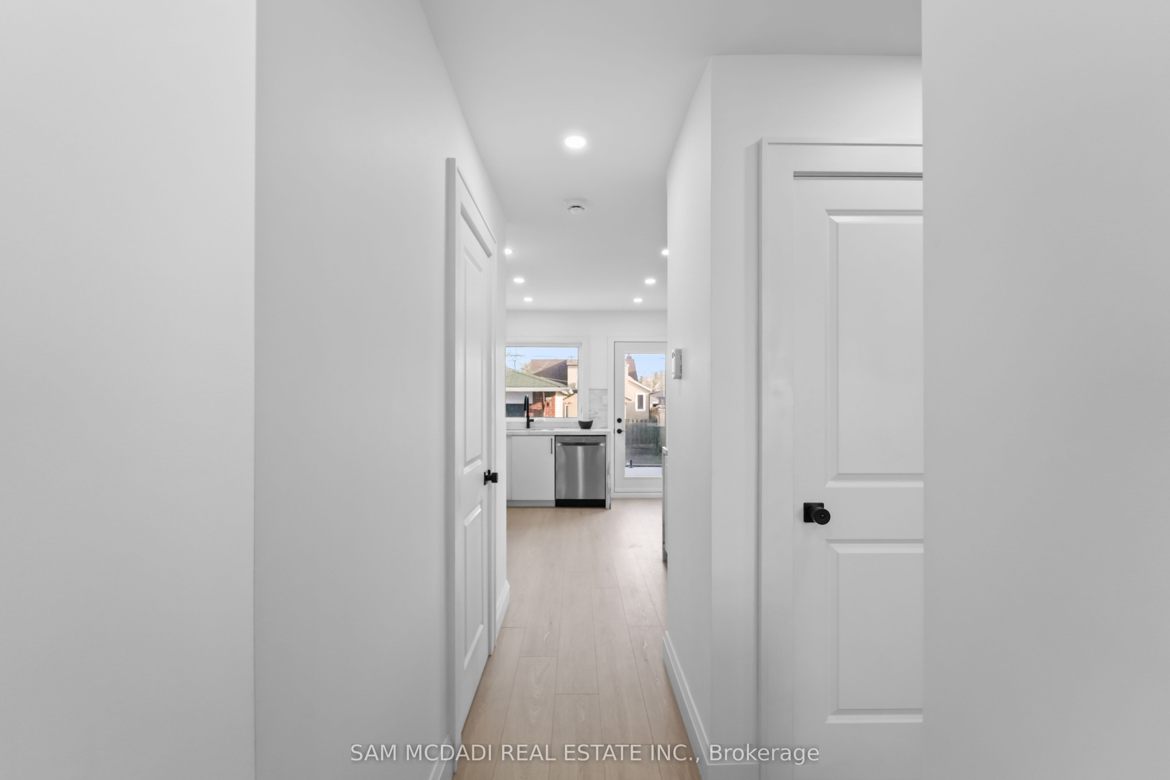 Additional image 3 of 25 Falstaff Avenue, Toronto, ON, M6L 2C6