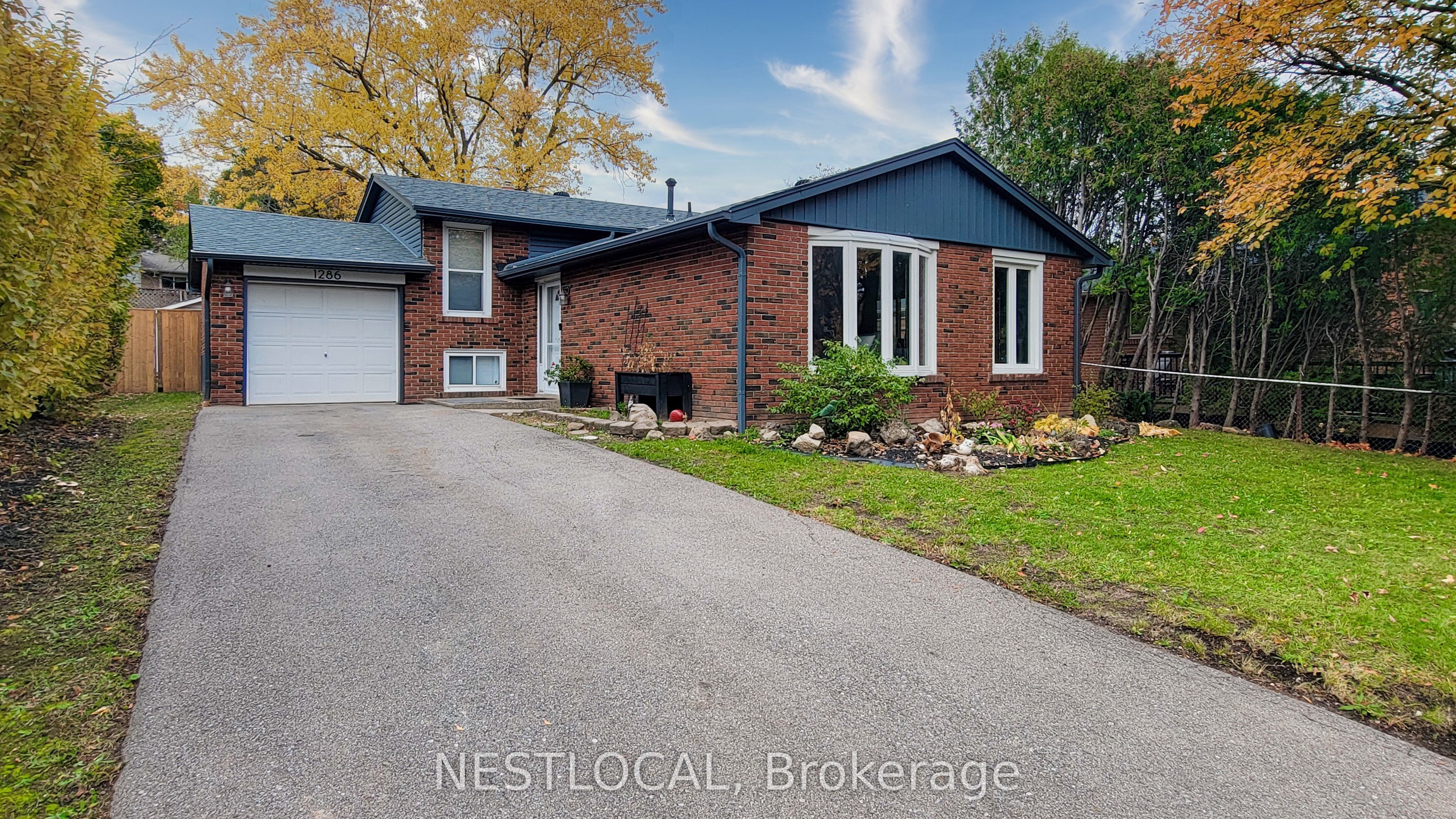 1286 Landfair Crescent, Oakville, ON, L6H 2N3