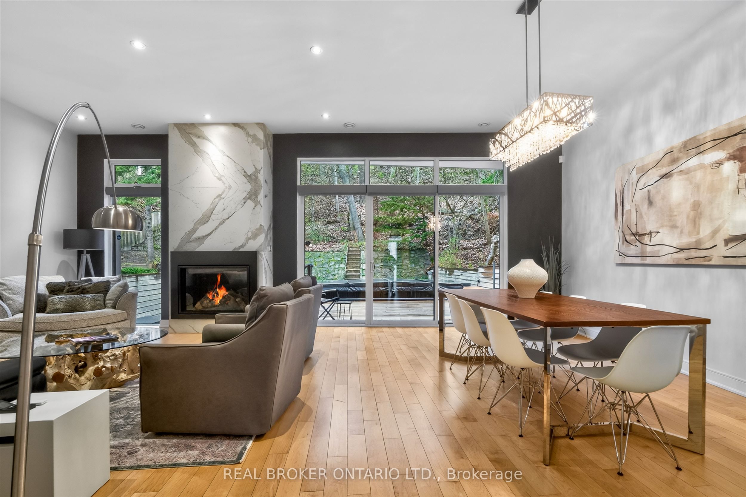 88 South Kingsway Way, Toronto, ON, M6S 3T3