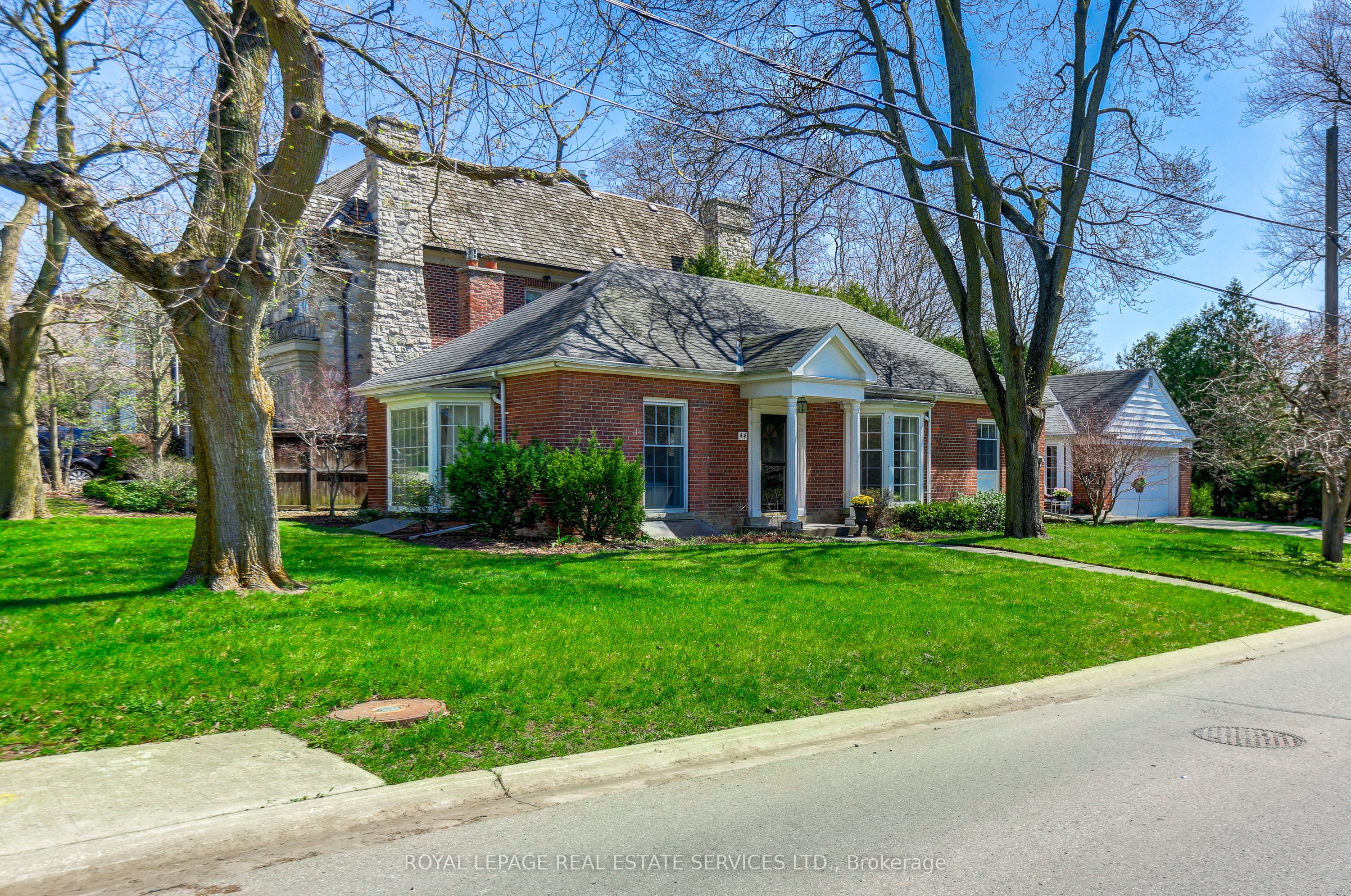 Additional image 3 of 44 Highland Crescent, Toronto, ON, M2L 1G6