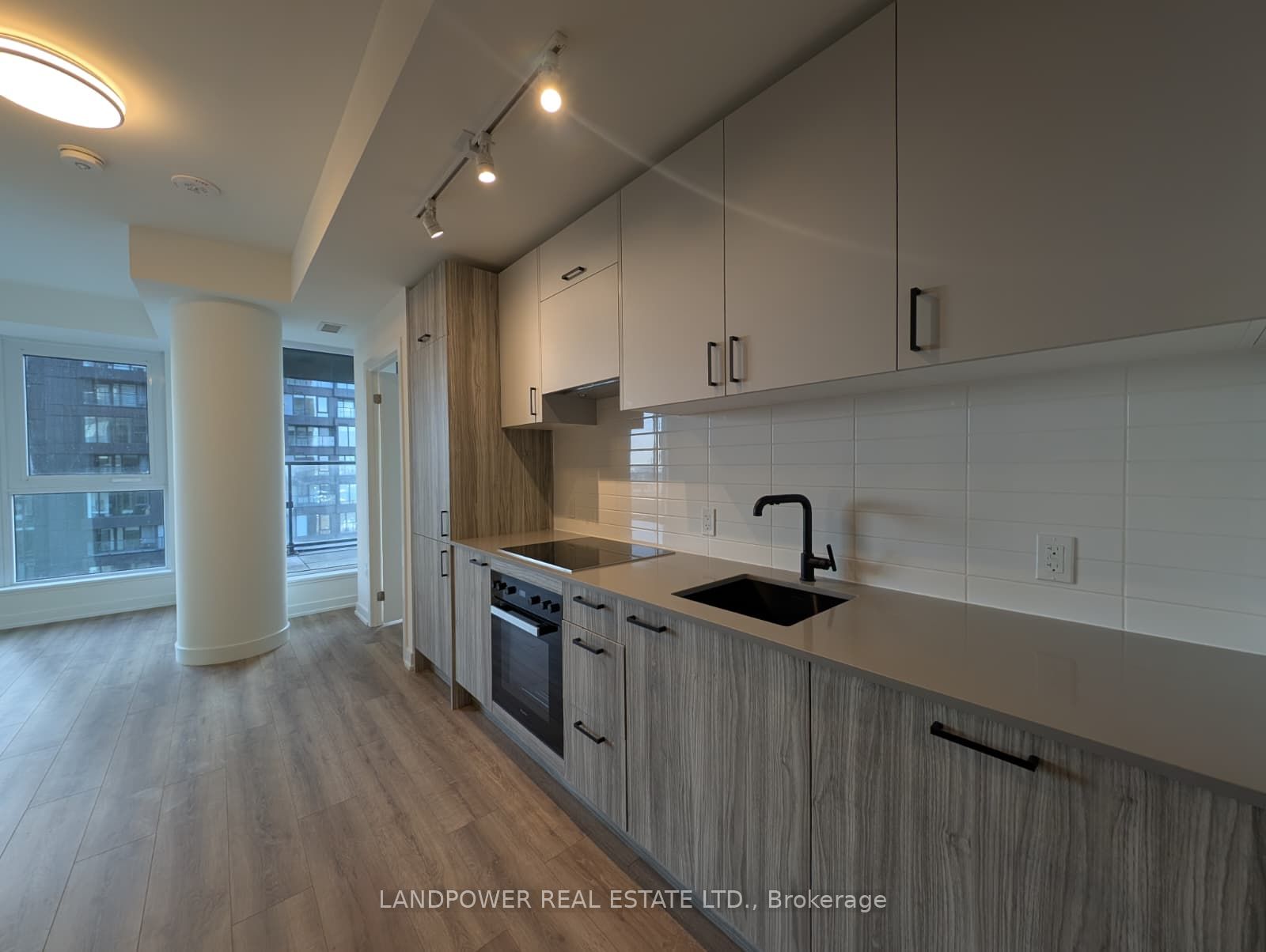 1502-5 Quarrington Lane, Toronto, ON, M3C 0S5