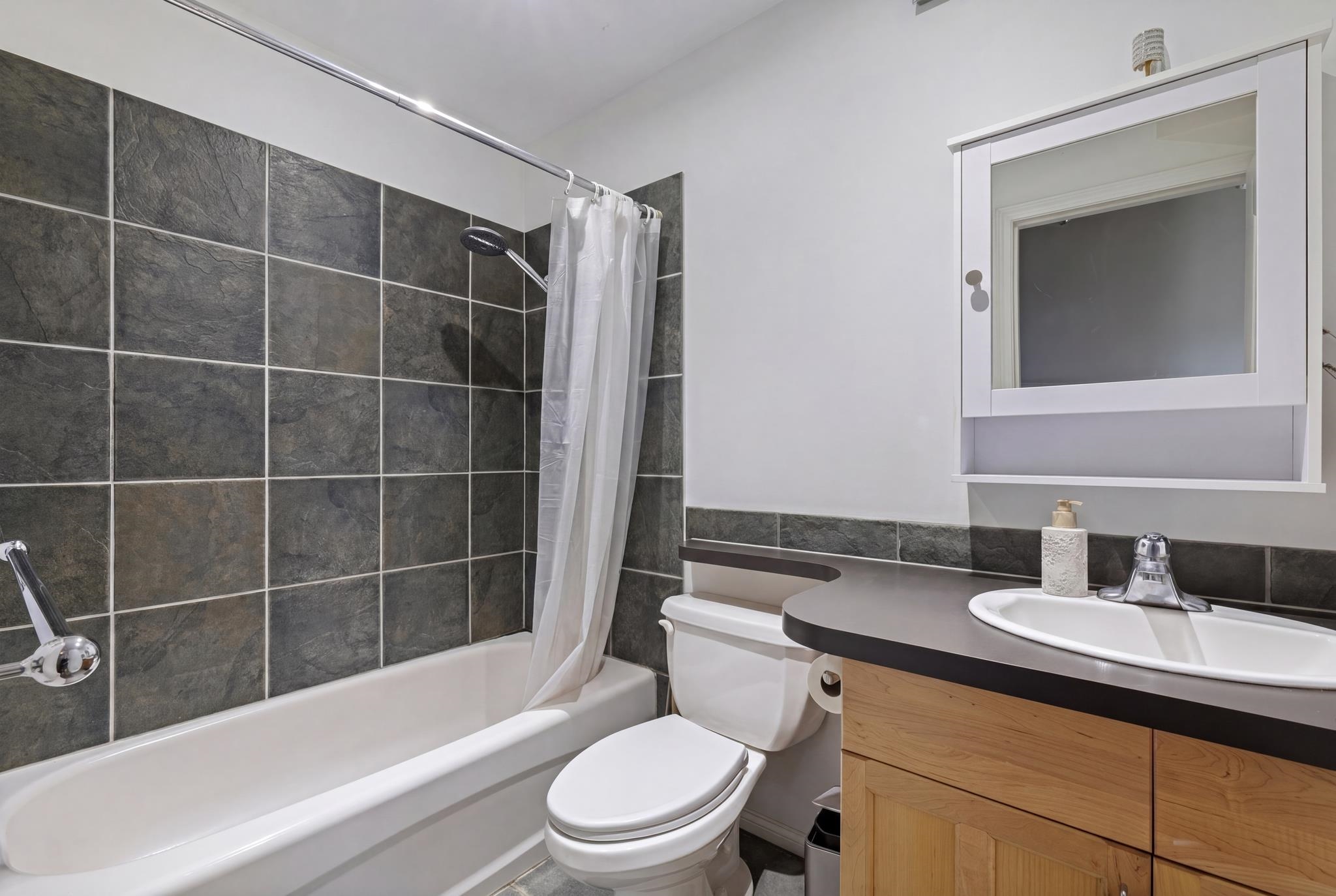 Additional image 5 of 306-1345 4th Avenue W, Vancouver, BC, V6H 3Y8