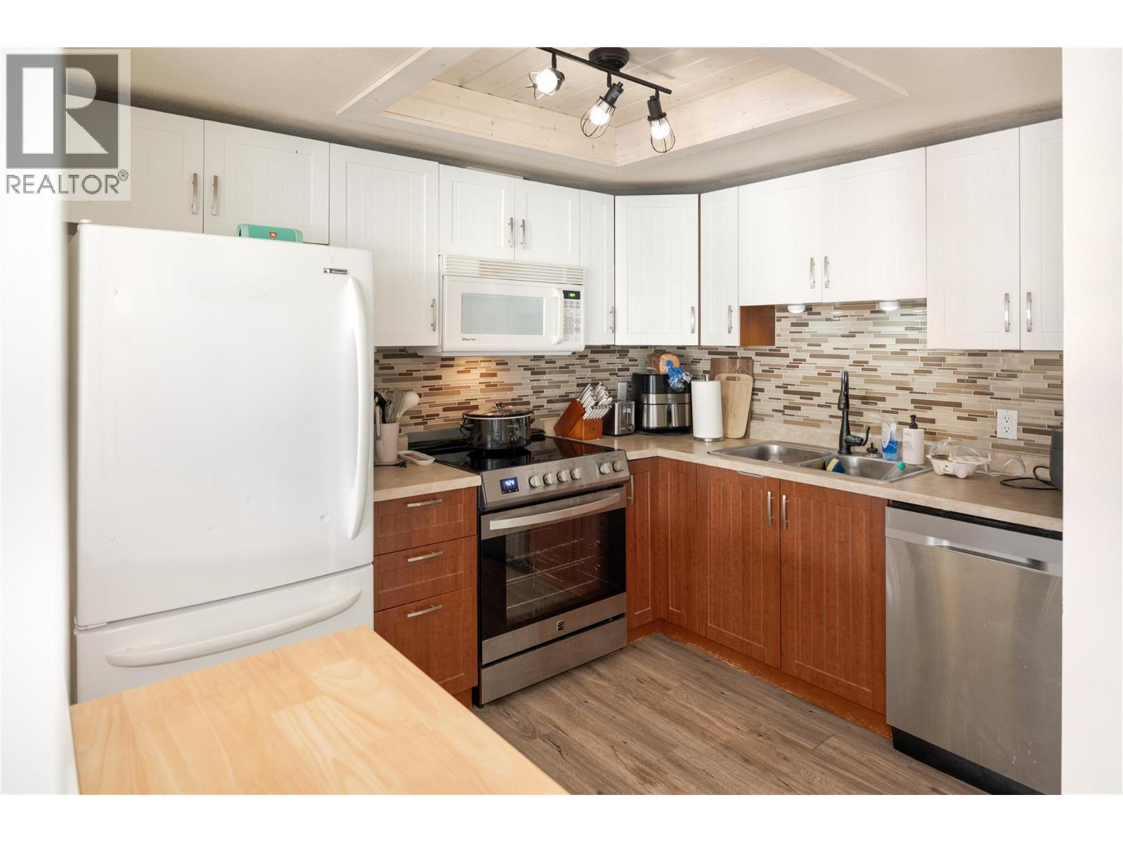 Additional image 3 of 204-3175 De Montreuil Court, Kelowna, BC, V1W3W2