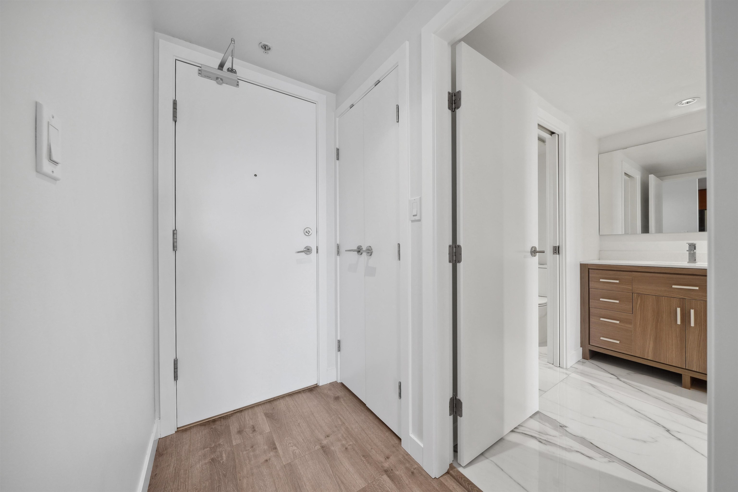 Additional image 3 of 1505-5900 Alderbridge Way, Richmond, BC, V6X 0B6