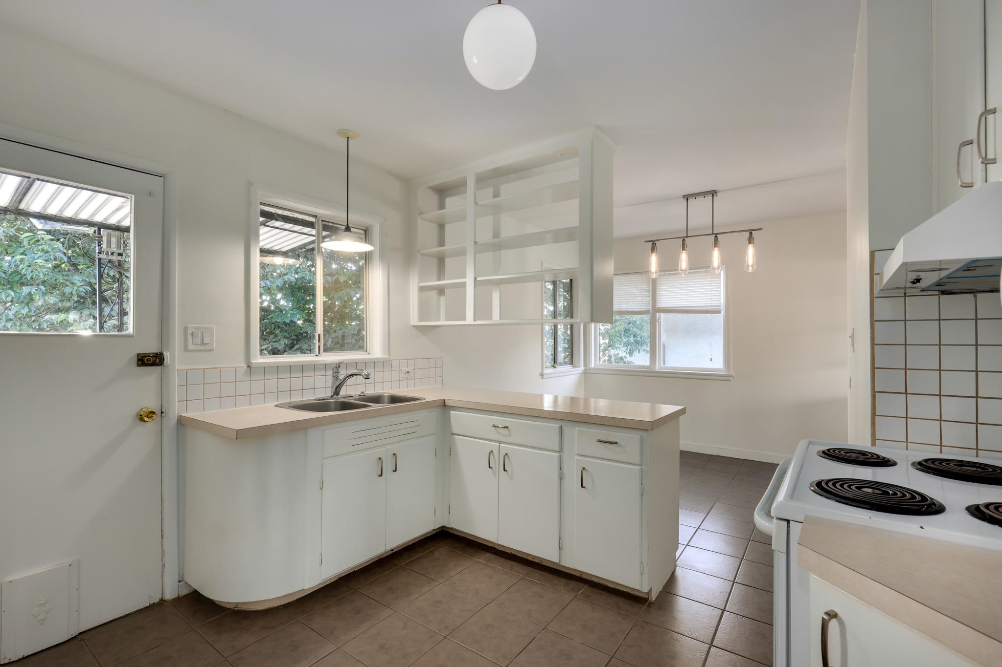 509 Keith Road E, North Vancouver, BC, V7L 1W3