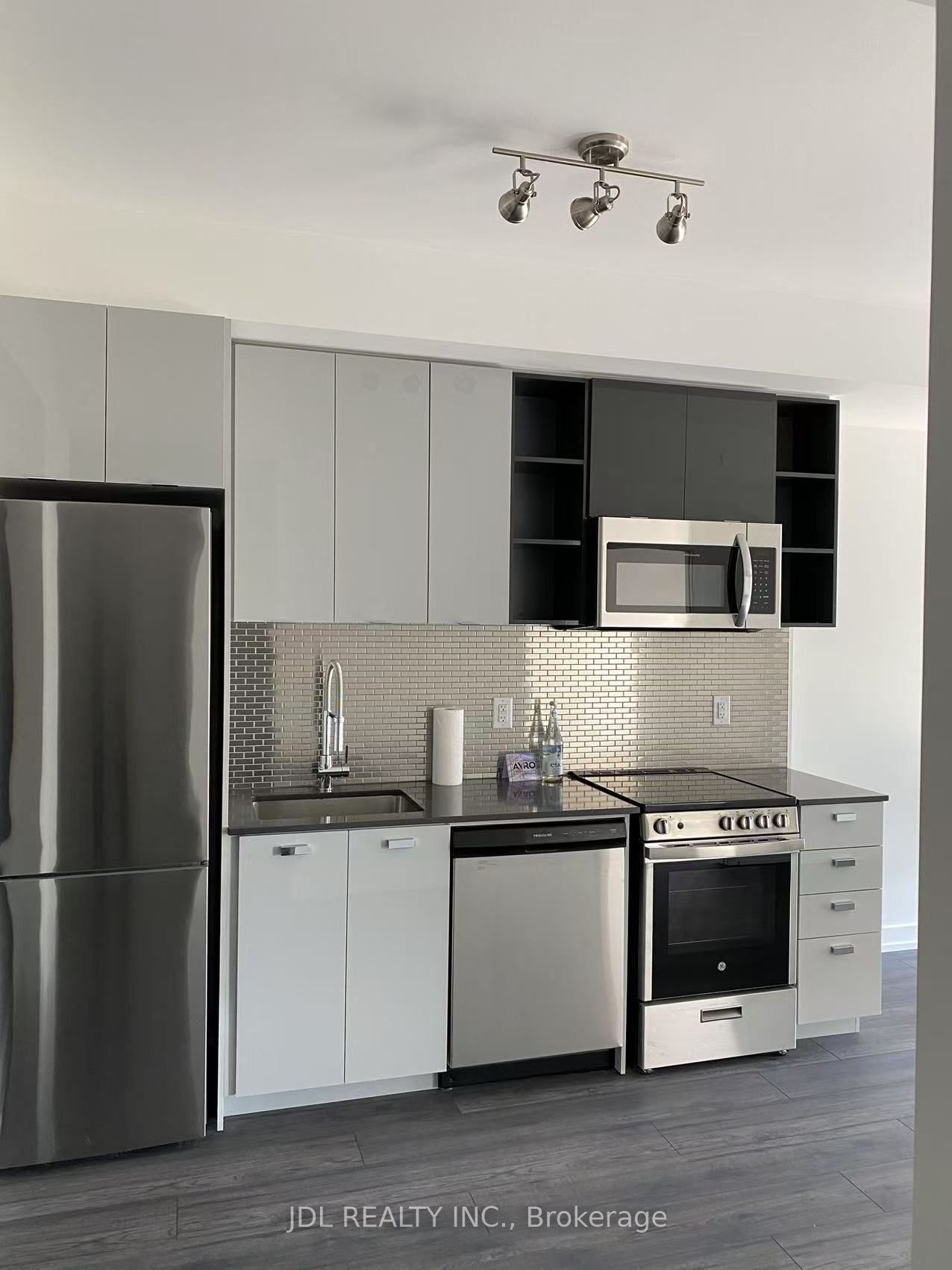 Additional image 3 of 508-10 De Boers Drive, Toronto, ON, M3J 0L6