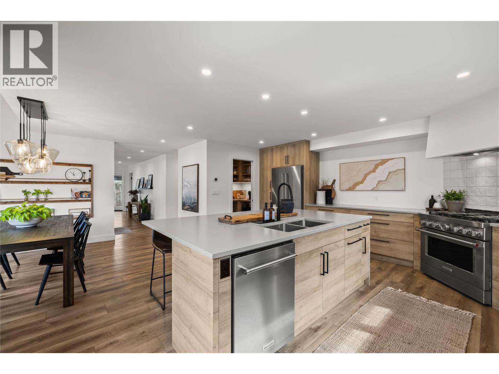 Additional image 5 of 2831 Abbott Street, Kelowna, BC, V1Y1G5