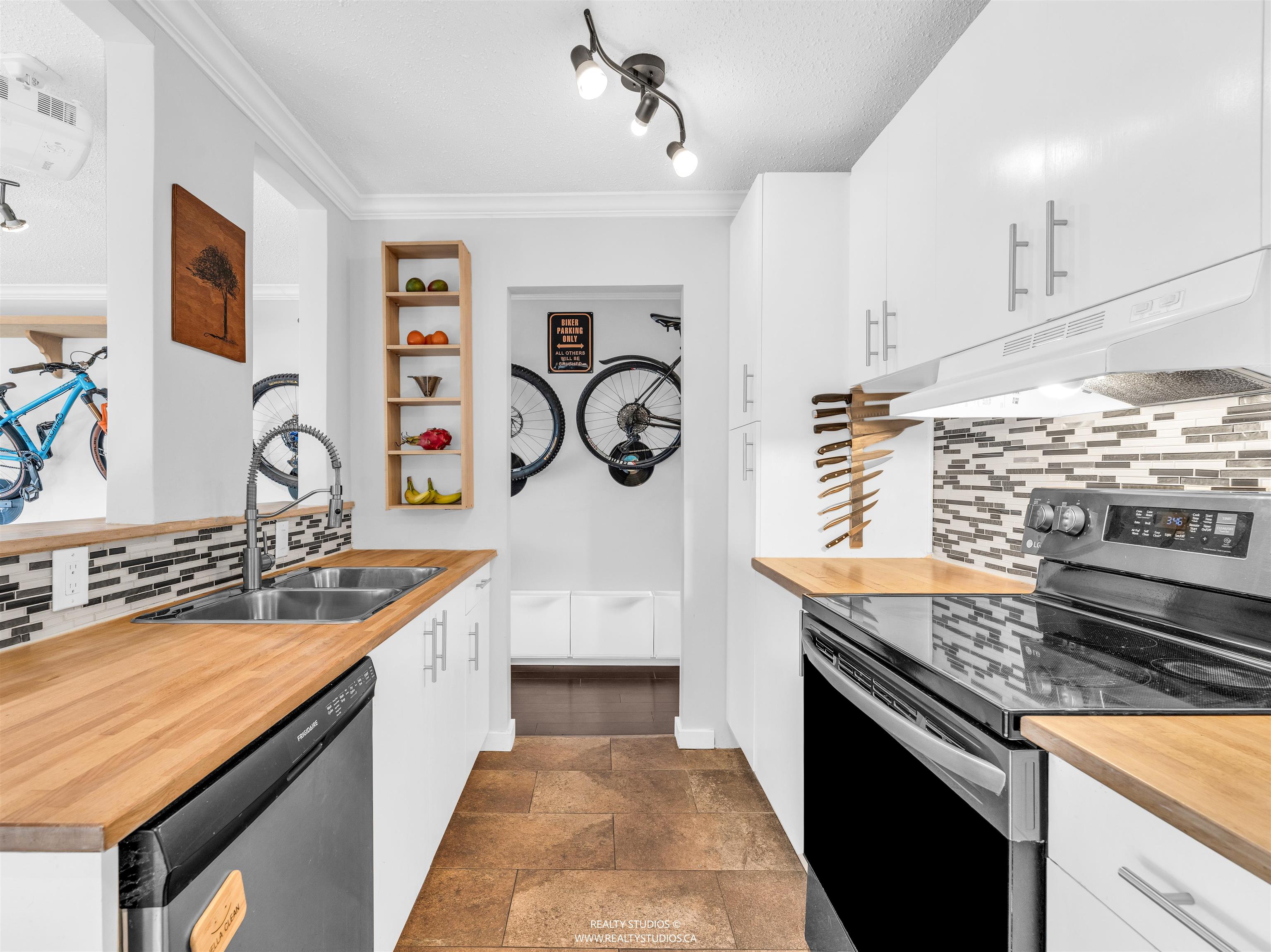 Additional image 2 of 306-2222 Cambridge Street, Vancouver, BC, V5L 1E6