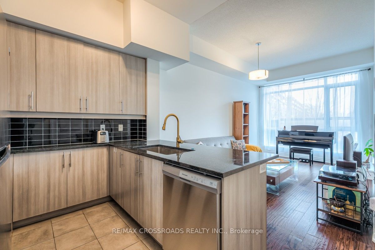 Additional image 4 of 203-8110 Birchmount Road, Markham, ON, L6G 0E3