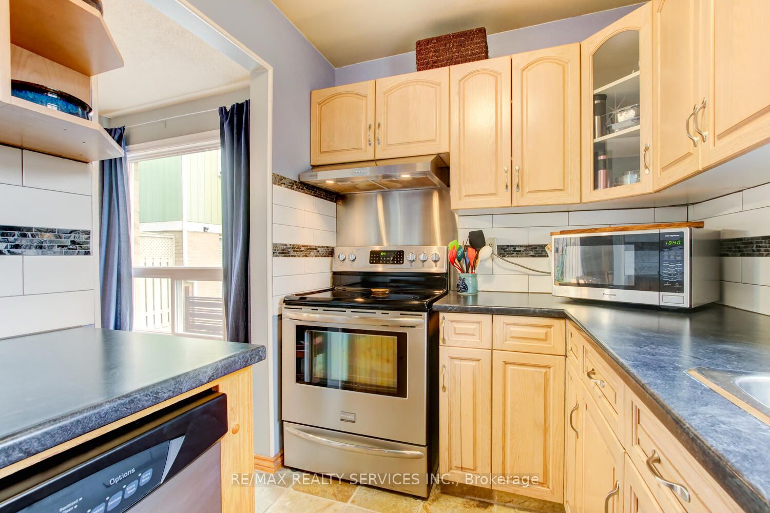 Additional image 4 of 7 Hamlet Court, Brampton, ON, L6S 1X5