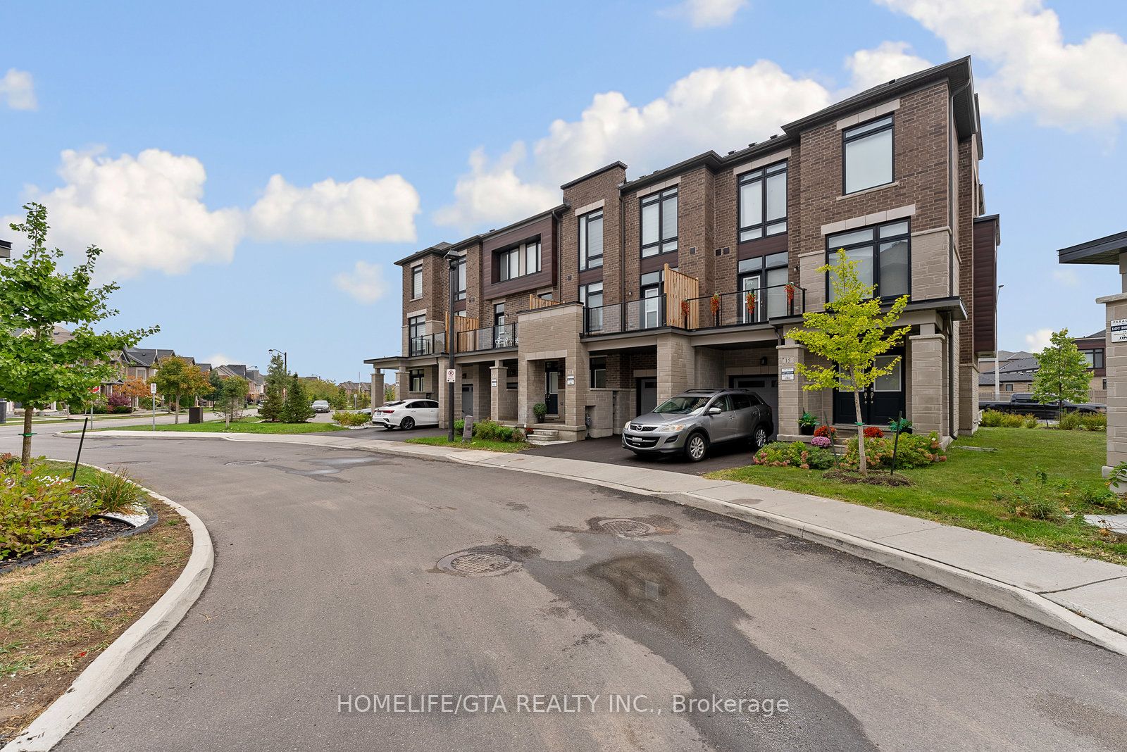 7 Holyrood Crescent, Vaughan, ON, L4H 5G2