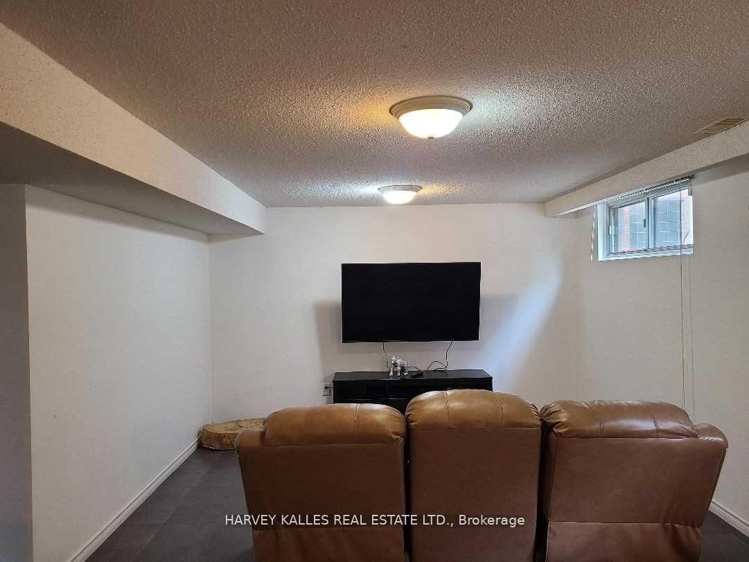 Additional image 4 of Lower-2379 Hensall Street, Mississauga, ON, L5A 2T1