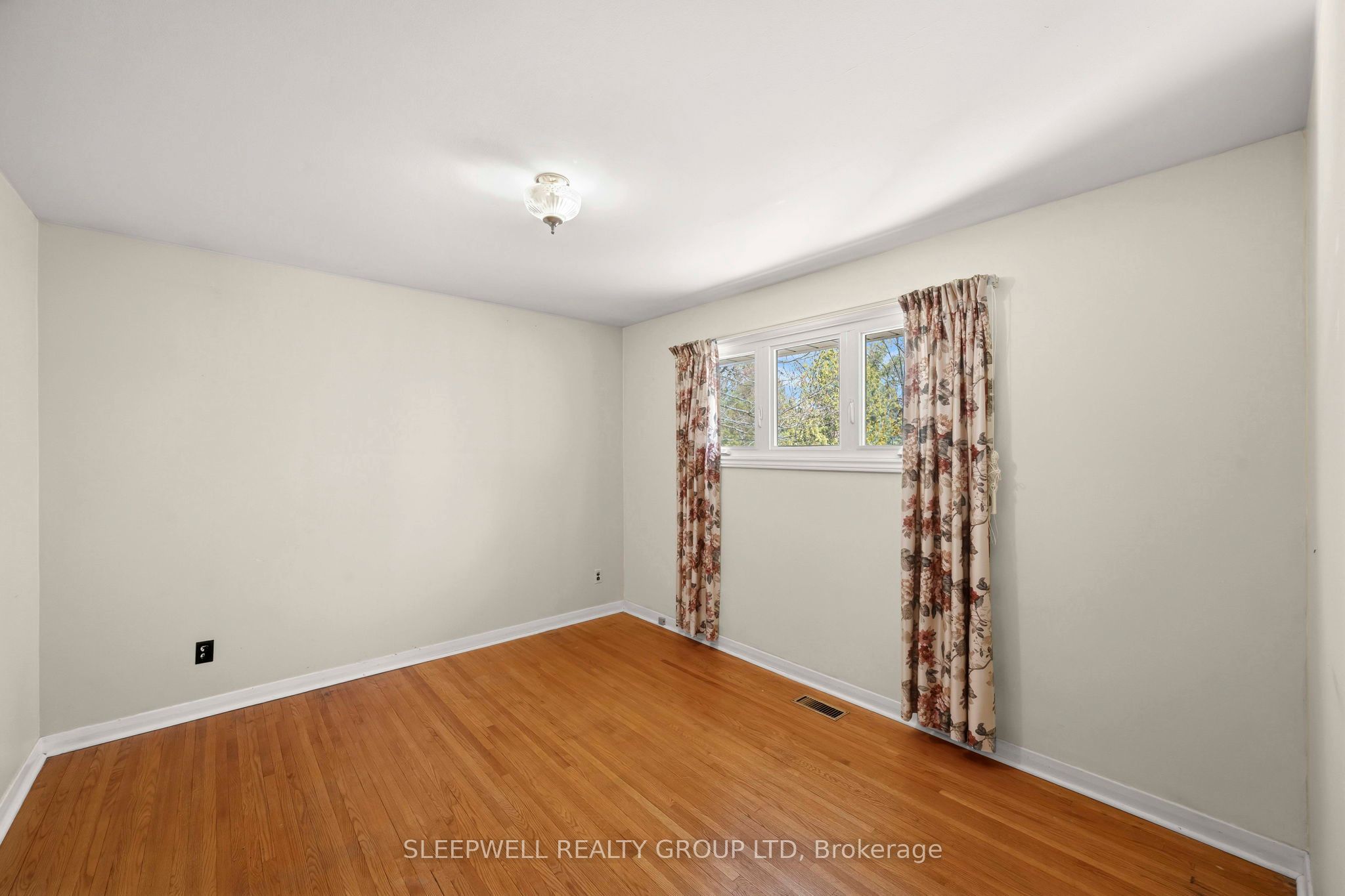 Additional image 6 of 25 Basswood Avenue, Ottawa, ON, K2S 1M8