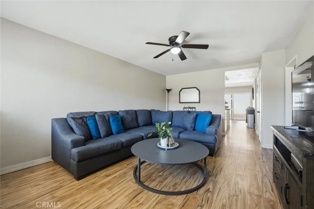 Additional image 2 of 661 W 6th St Unit B, Tustin, CA 92780
