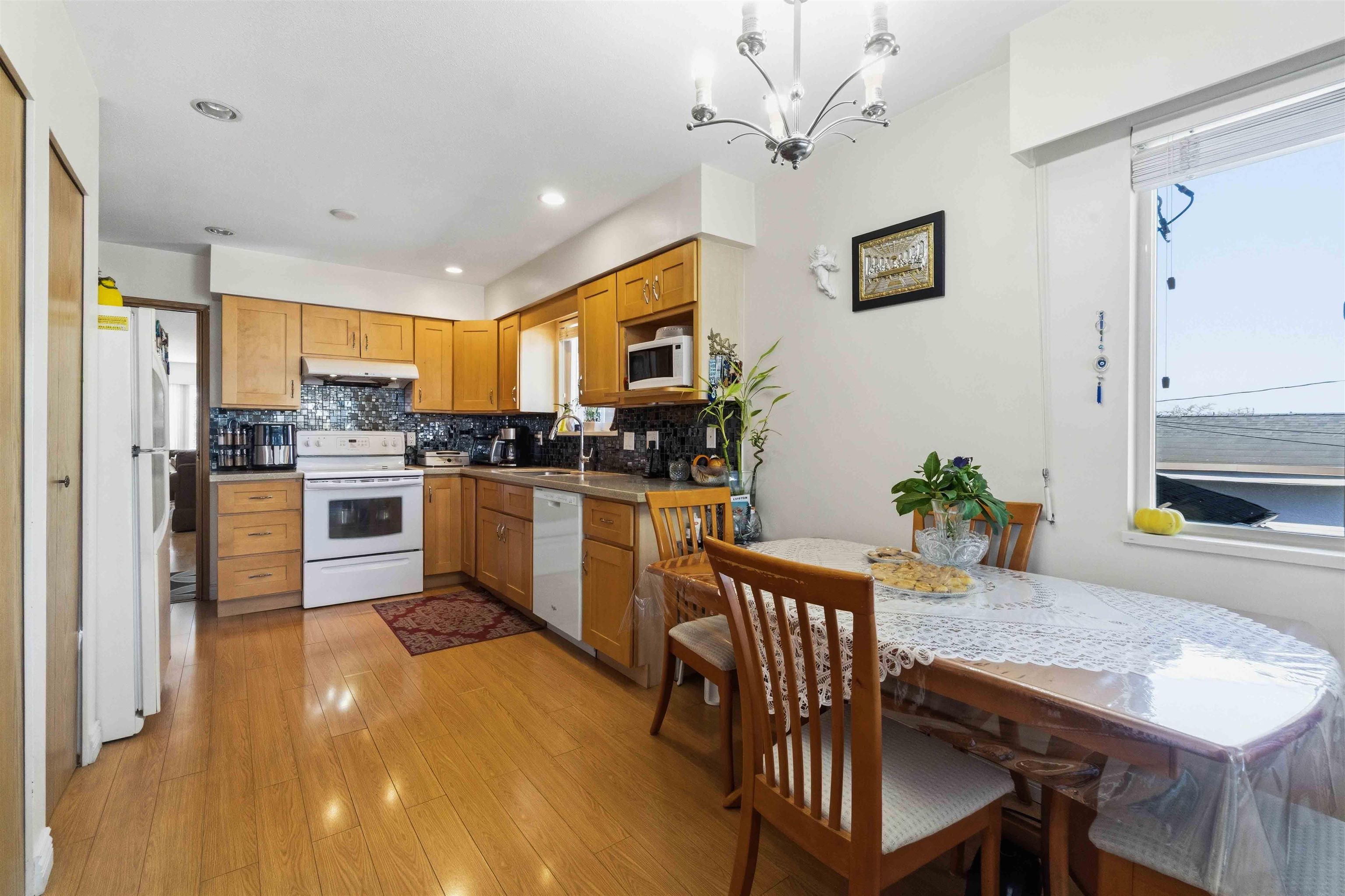 Additional image 3 of 549 56th Avenue E, Vancouver, BC, V5X 1R6