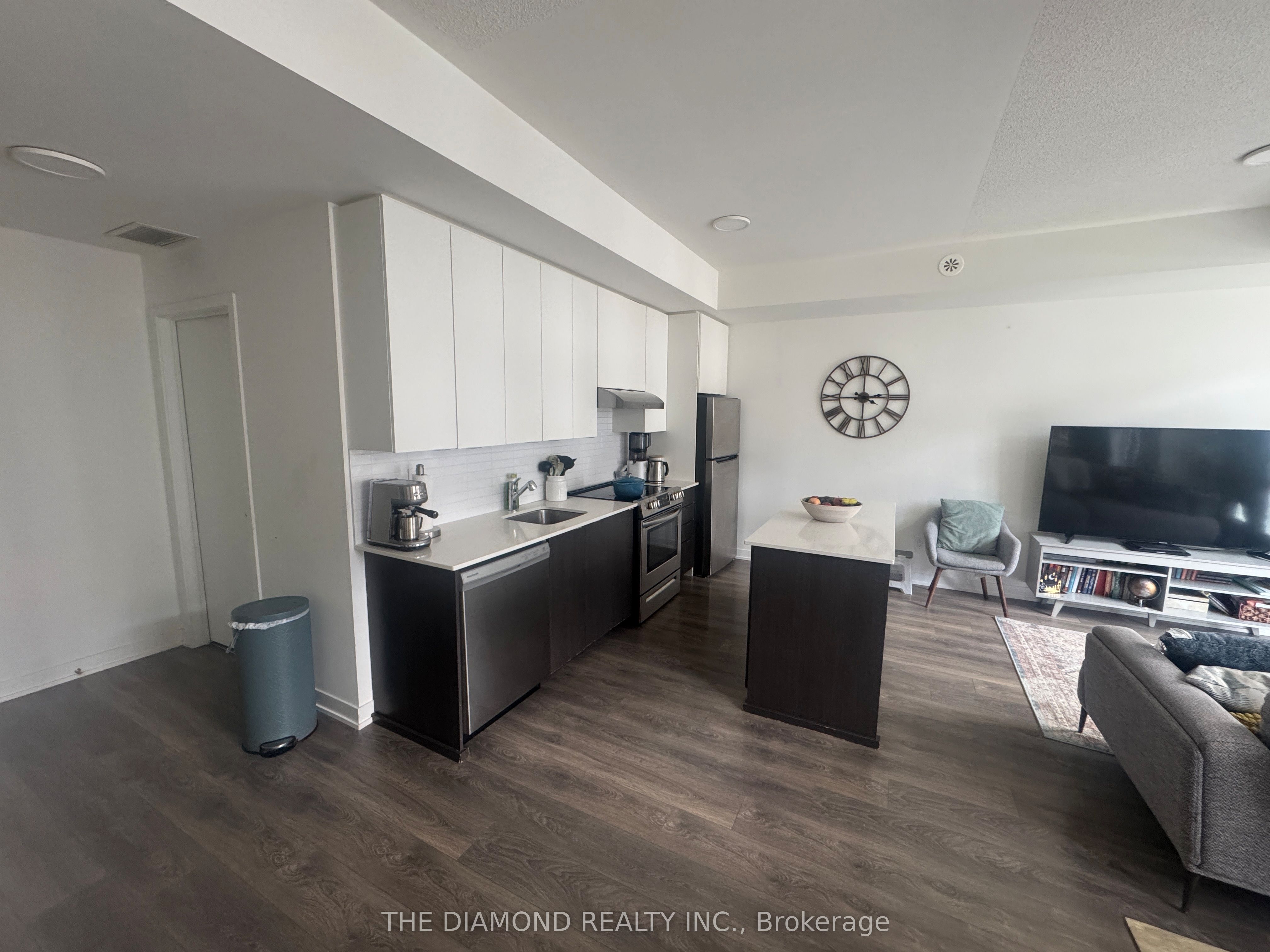 205-100 Canon Jackson Drive, Toronto, ON, M6M 0C1