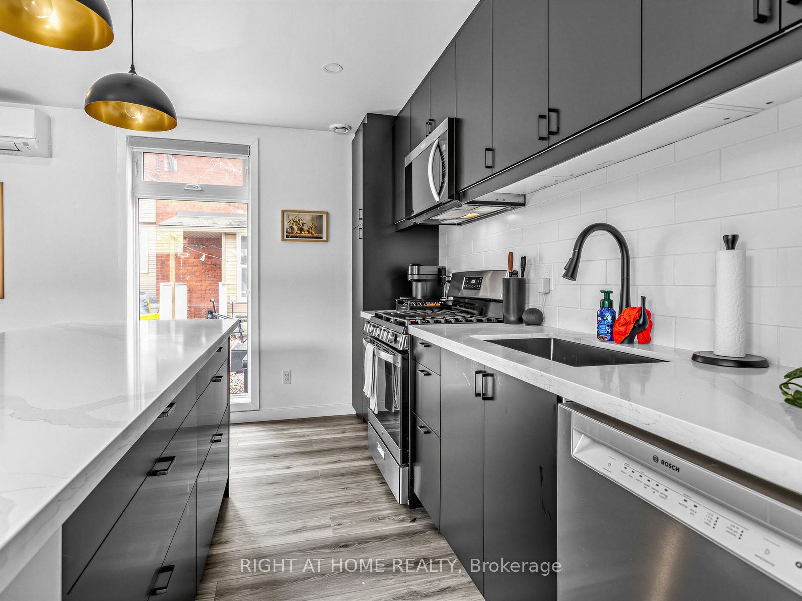 Additional image 5 of Laneway Suit-52 Mcmurray Avenue, Toronto, ON, M6P 2T1