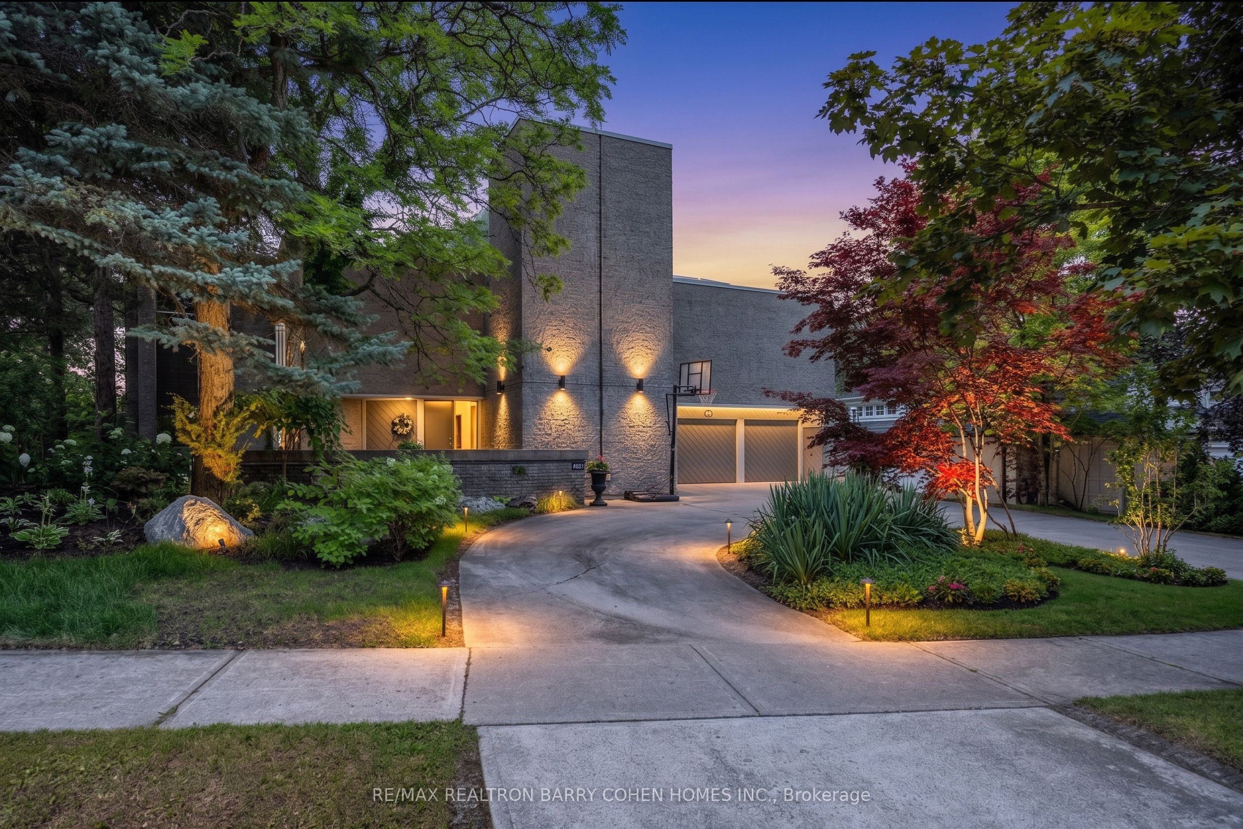 10 Penwood Crescent, Toronto, ON, M3B 2B9
