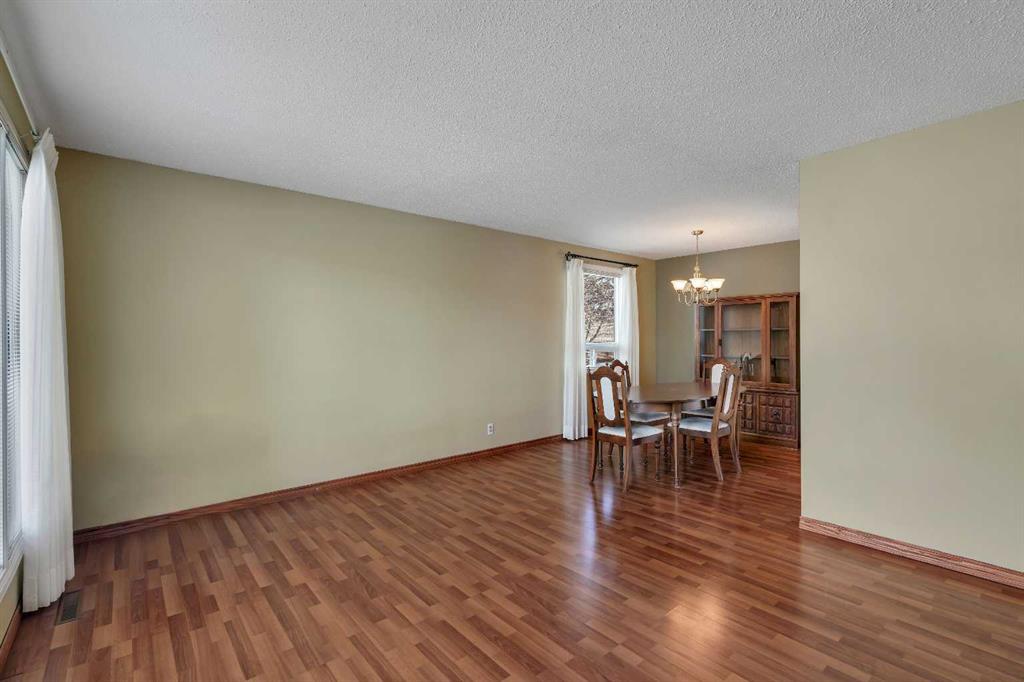 Additional image 4 of 212 Westwood Drive SW, Calgary, AB, T3C 2W3