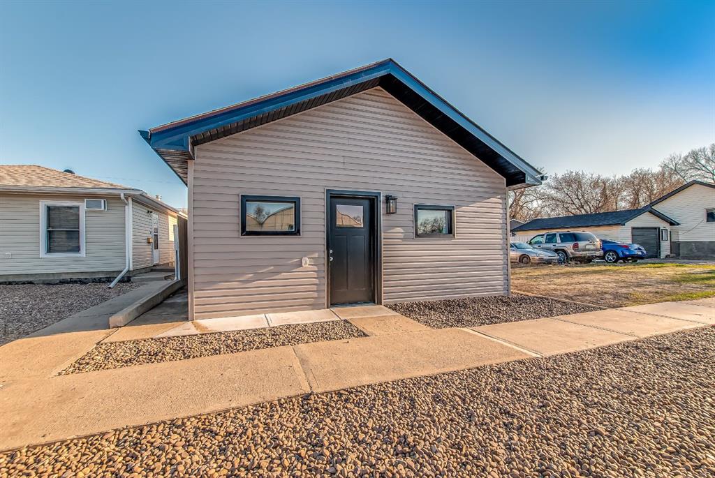 1313 Bridge Street SE, Medicine Hat, AB, T1A 1E5