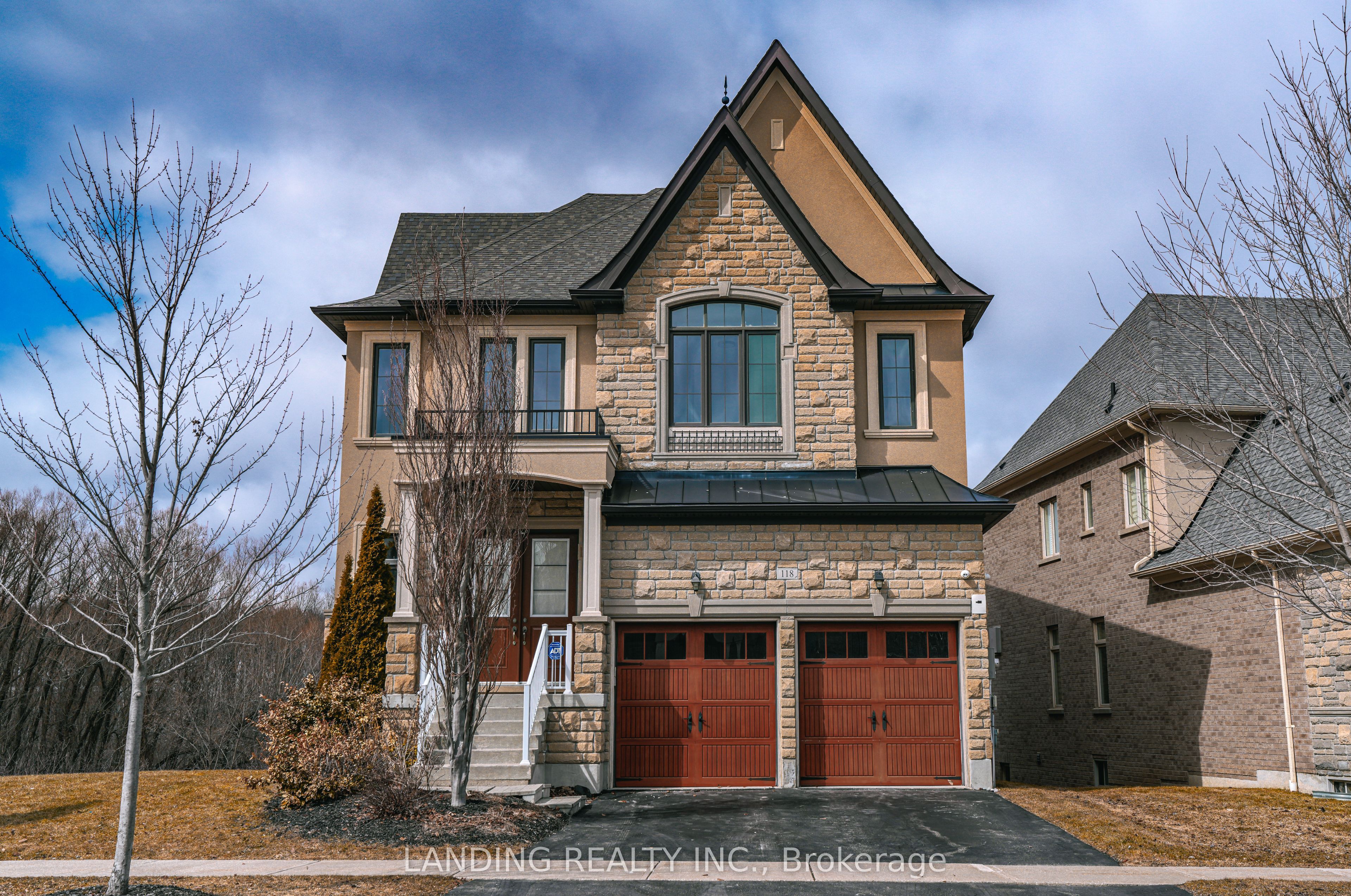 118 Burns Boulevard, York