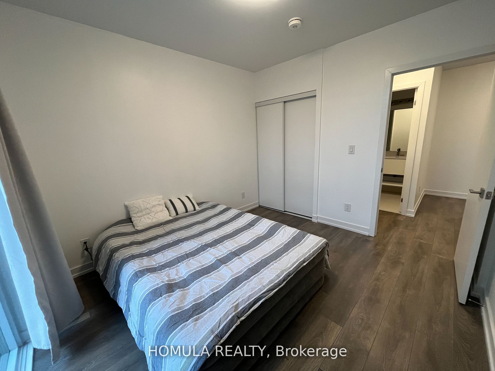 Additional image 4 of 303-159 Wellesley Street E, Toronto, ON, M4Y 0H5