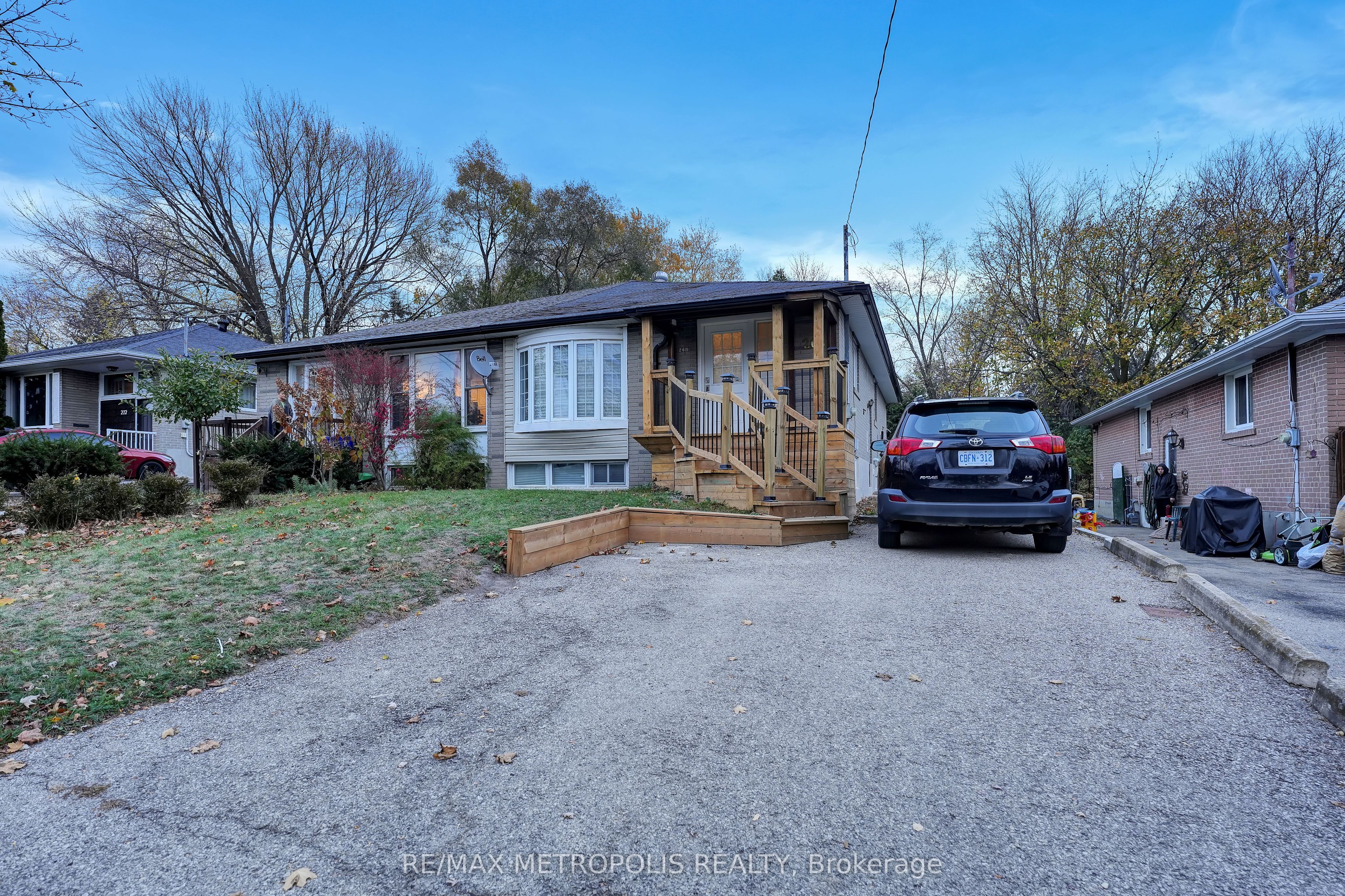 Basement-268 Penn Avenue, Newmarket, ON, L3Y 2S6