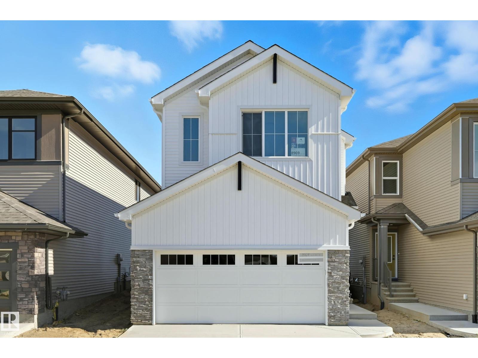 8909 223a Street NW, Edmonton, AB, T5T7X2