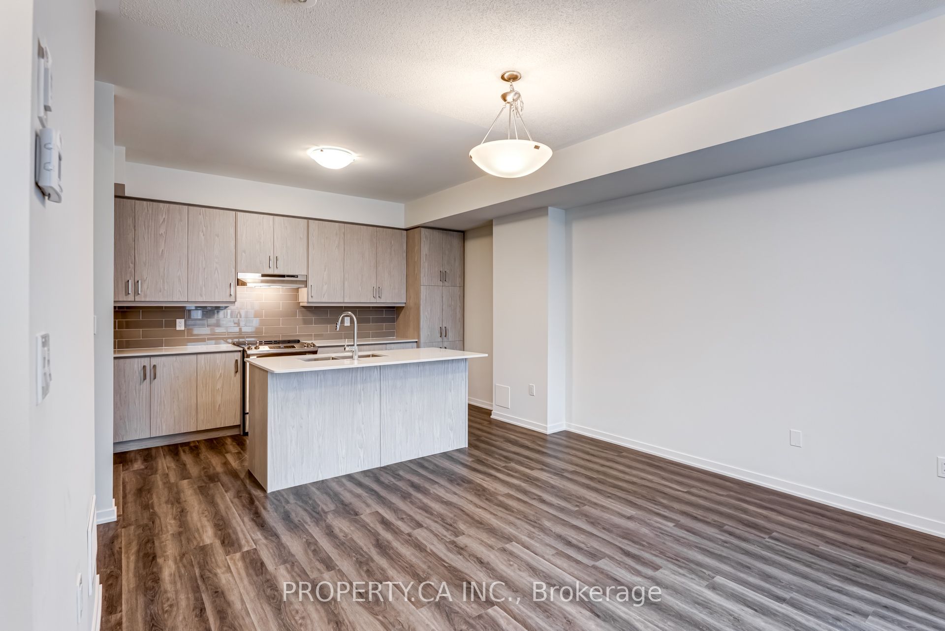 Additional image 4 of TH377-80 Honeycrisp Crescent, Vaughan, ON, L4K 5Z8