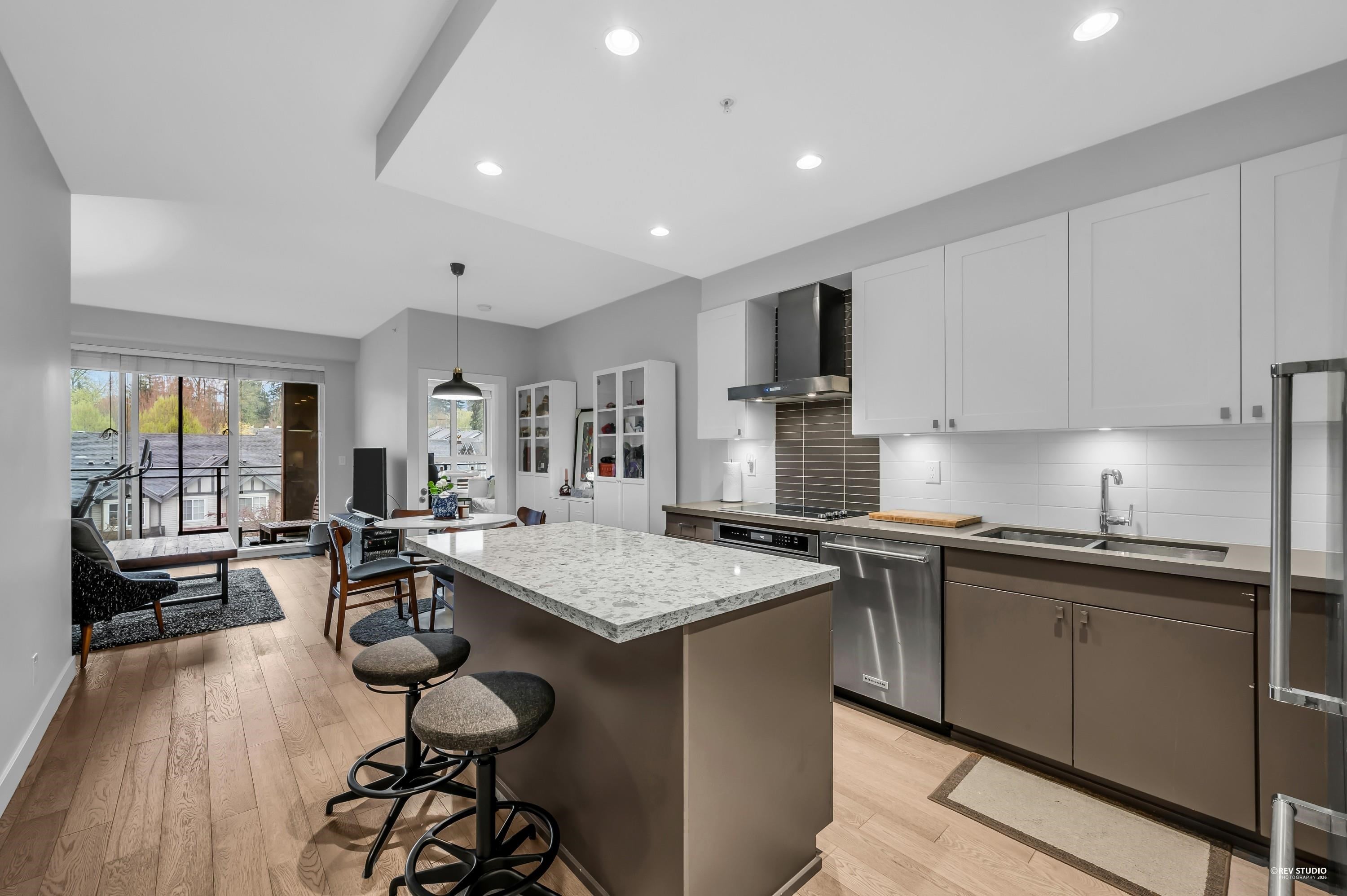 Additional image 2 of 512-3399 Noel Drive, Burnaby, BC, V3J 0G8