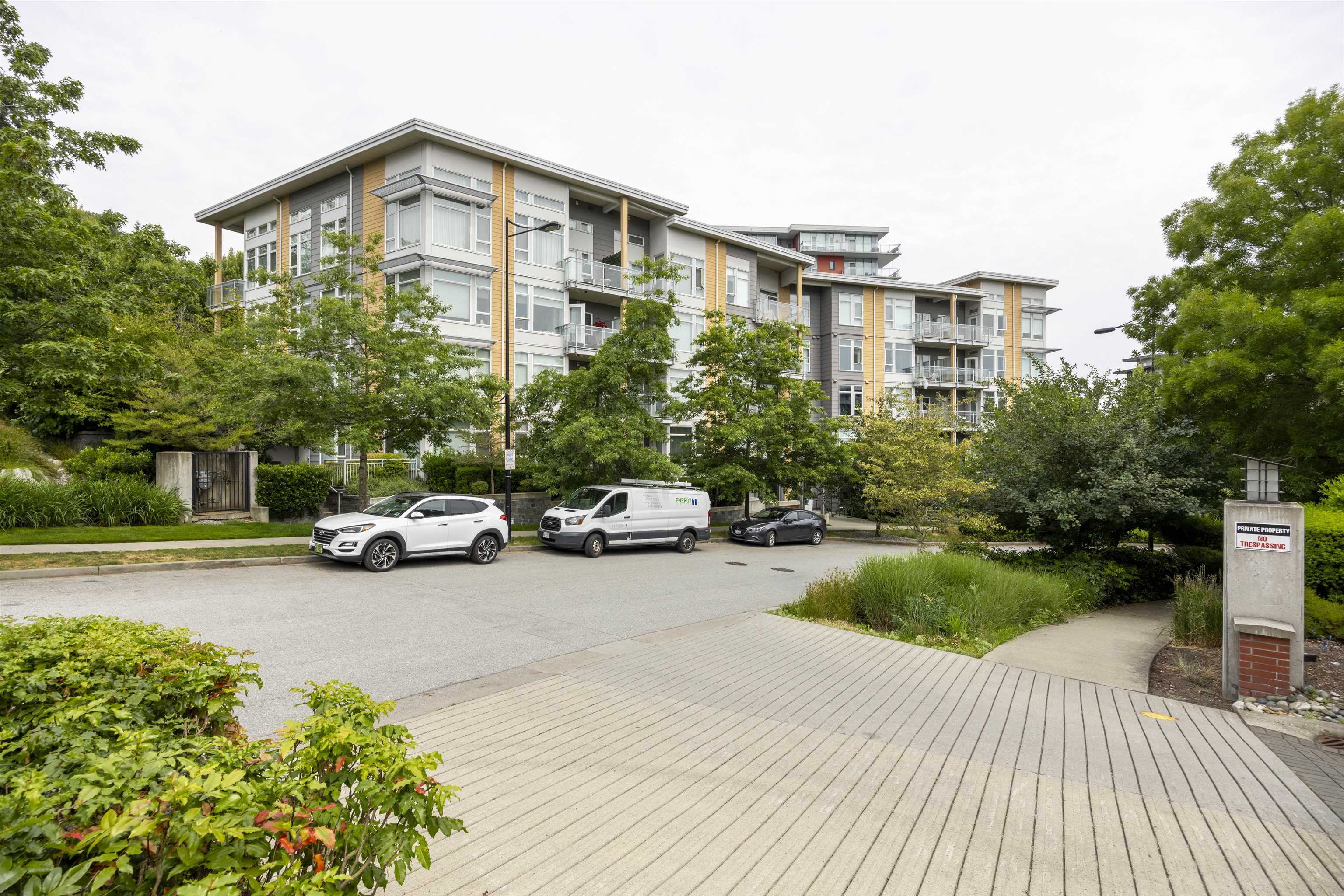 406-3263 Pierview Crescent, Vancouver, BC, V5S 0C3