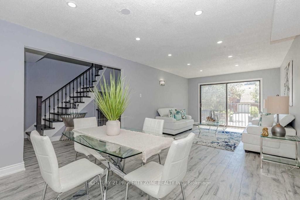 Additional image 2 of 8 Norbrook Crescent, Toronto, ON, M9V 4P8