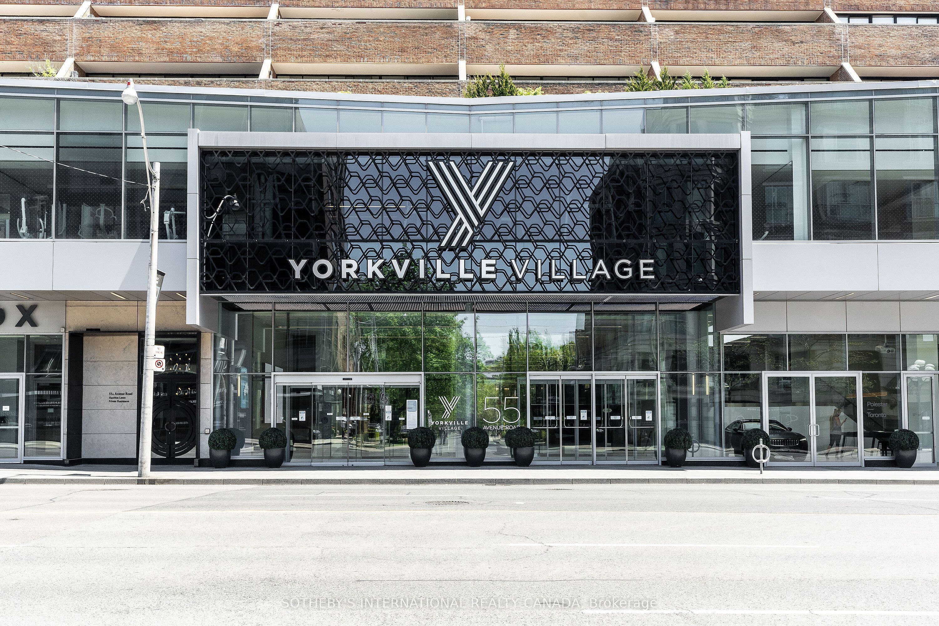 408-55A Avenue Road, Toronto, ON, M5A 2G3