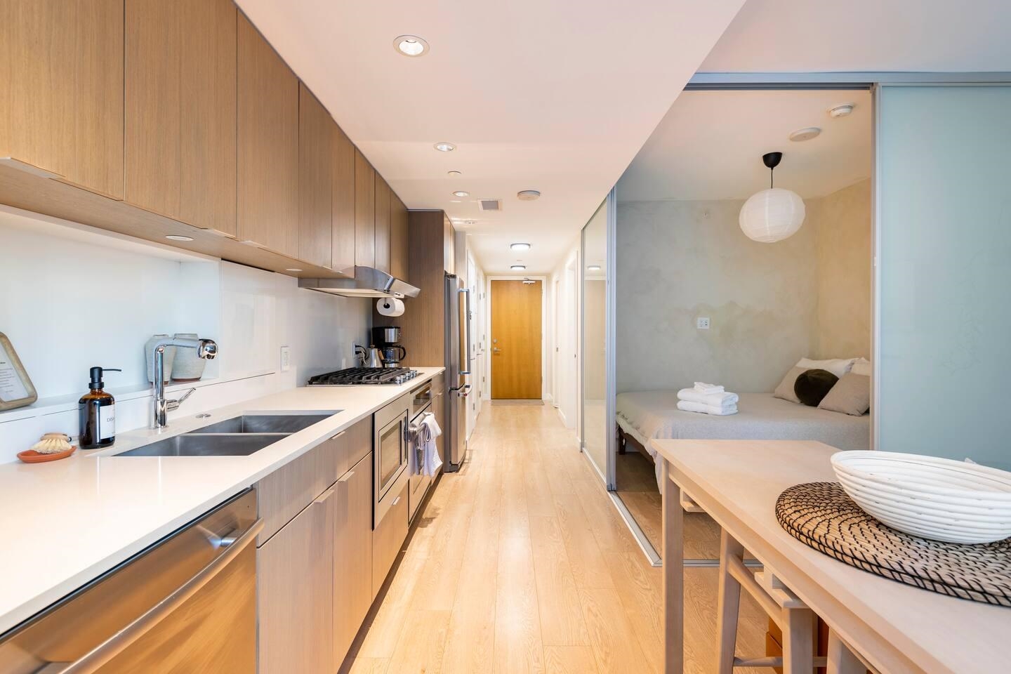 303-111 1st Avenue E, Vancouver, BC, V6A 0E9