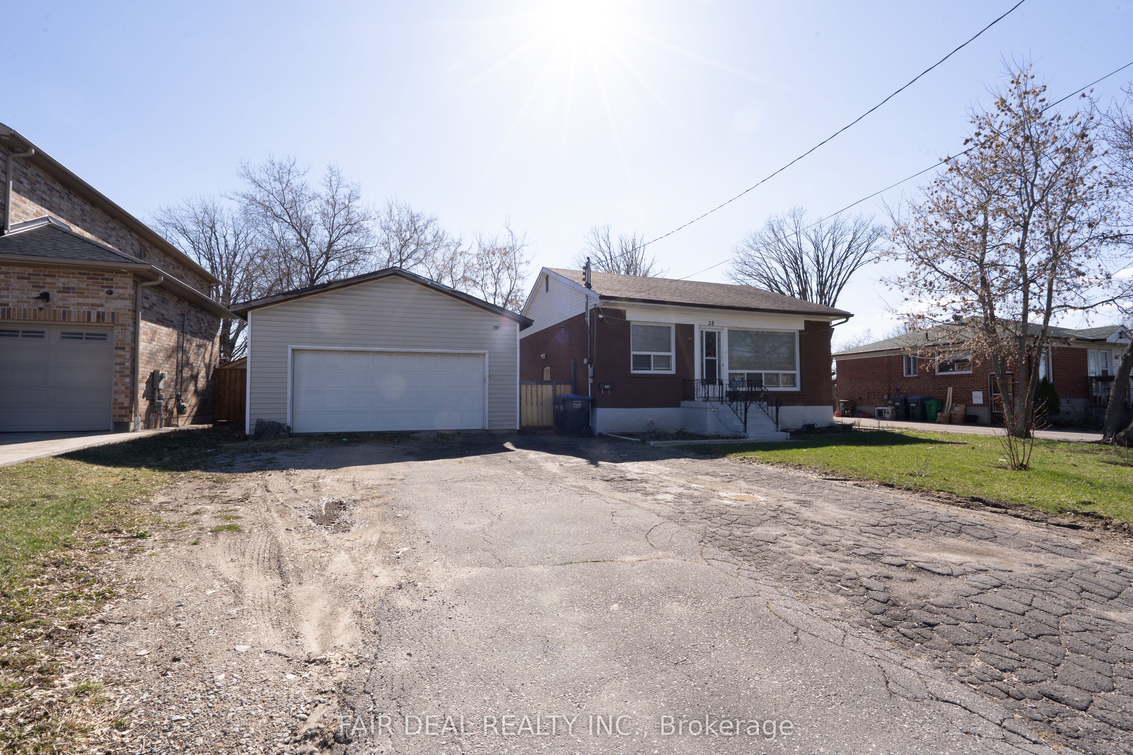 Additional image 2 of 38 Cattrick Street, Mississauga, ON, L4T 1H5