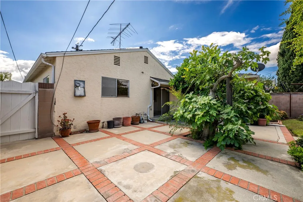 3533 Gundry Ave., Long Beach, CA 90807