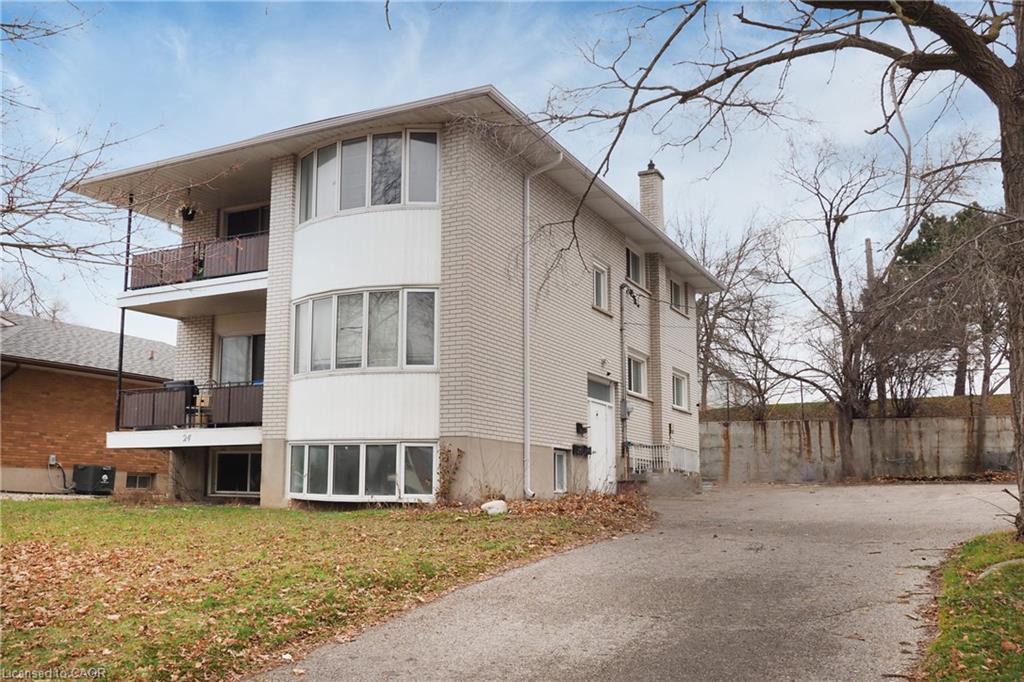 3-24 Austin Drive, Waterloo, ON, N2L 3Y1