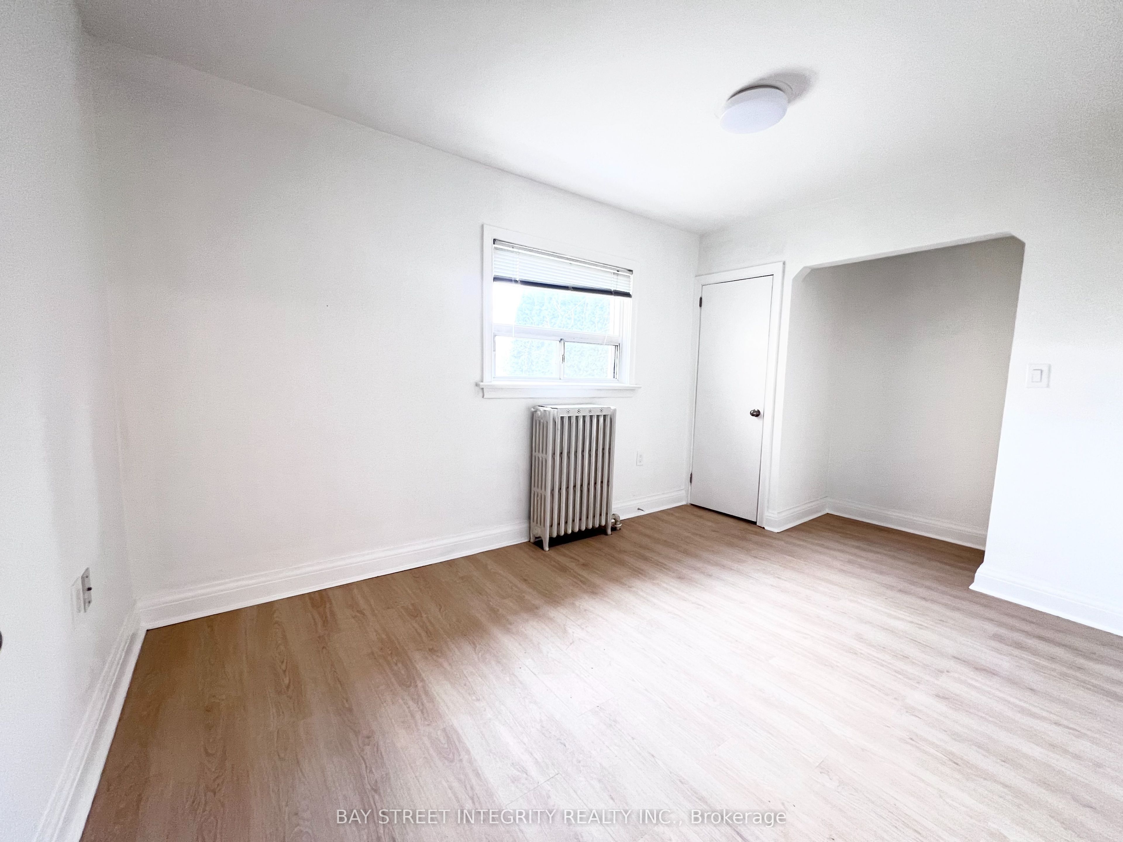 Additional image 4 of 970 Briar Hill Avenue, Toronto, ON, M6B 1M3
