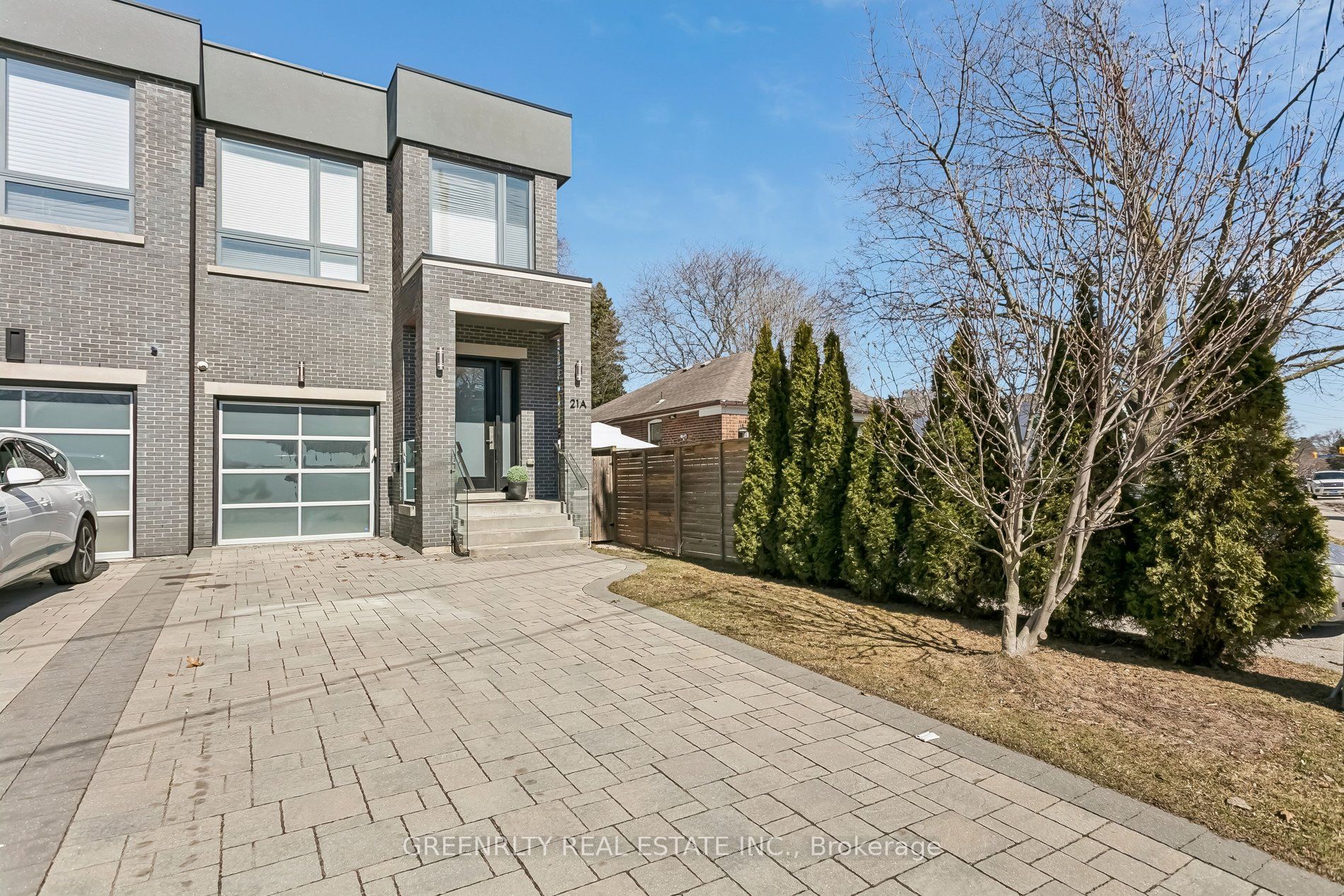 21A Maple Avenue N, Mississauga, ON, L5H 2R9