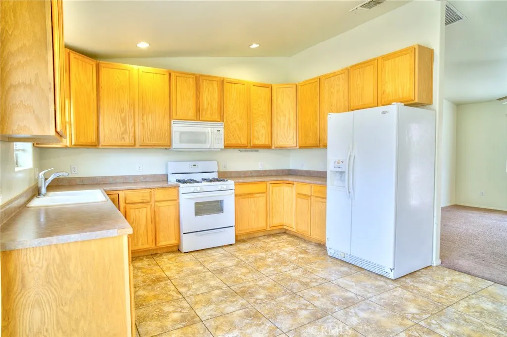 Additional image 10 of 6627 Smoketree Ave, 29 Palms, CA 92277