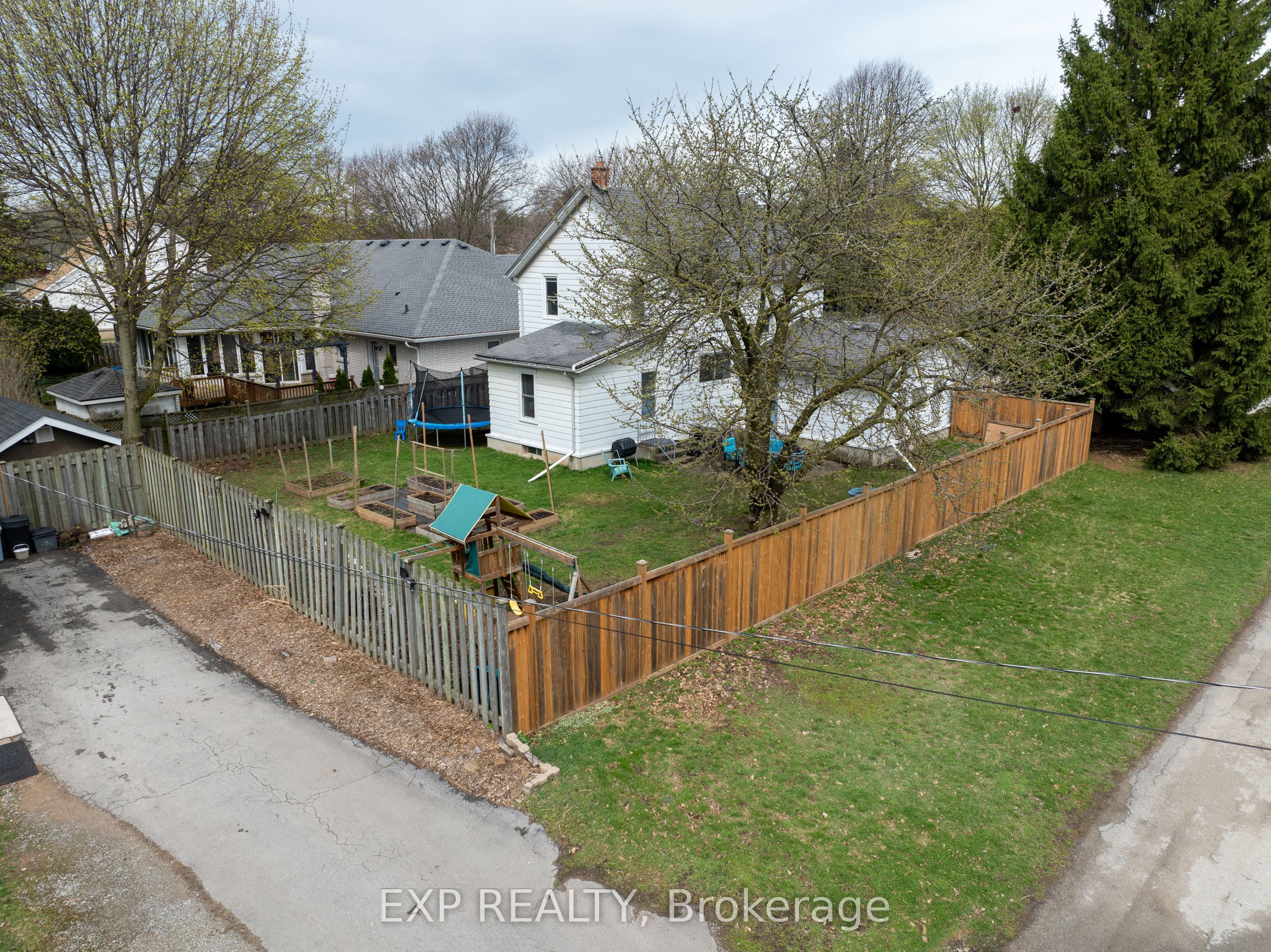 Additional image 4 of 6328 Gore Street, Niagara Falls, ON, L2J 1X8