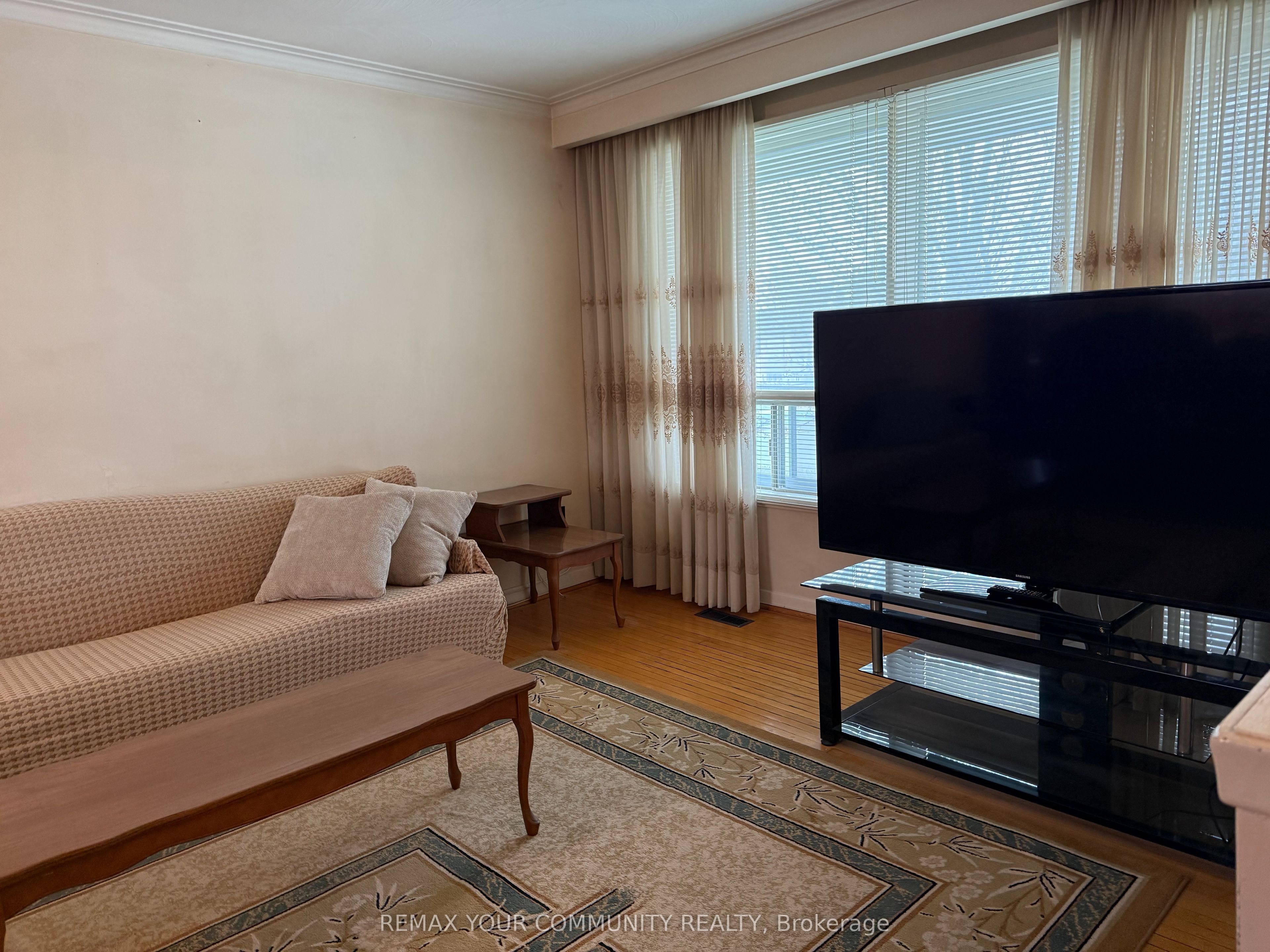 Additional image 6 of UPPER-300 Driftwood Avenue, Toronto, ON, M3N 2P1
