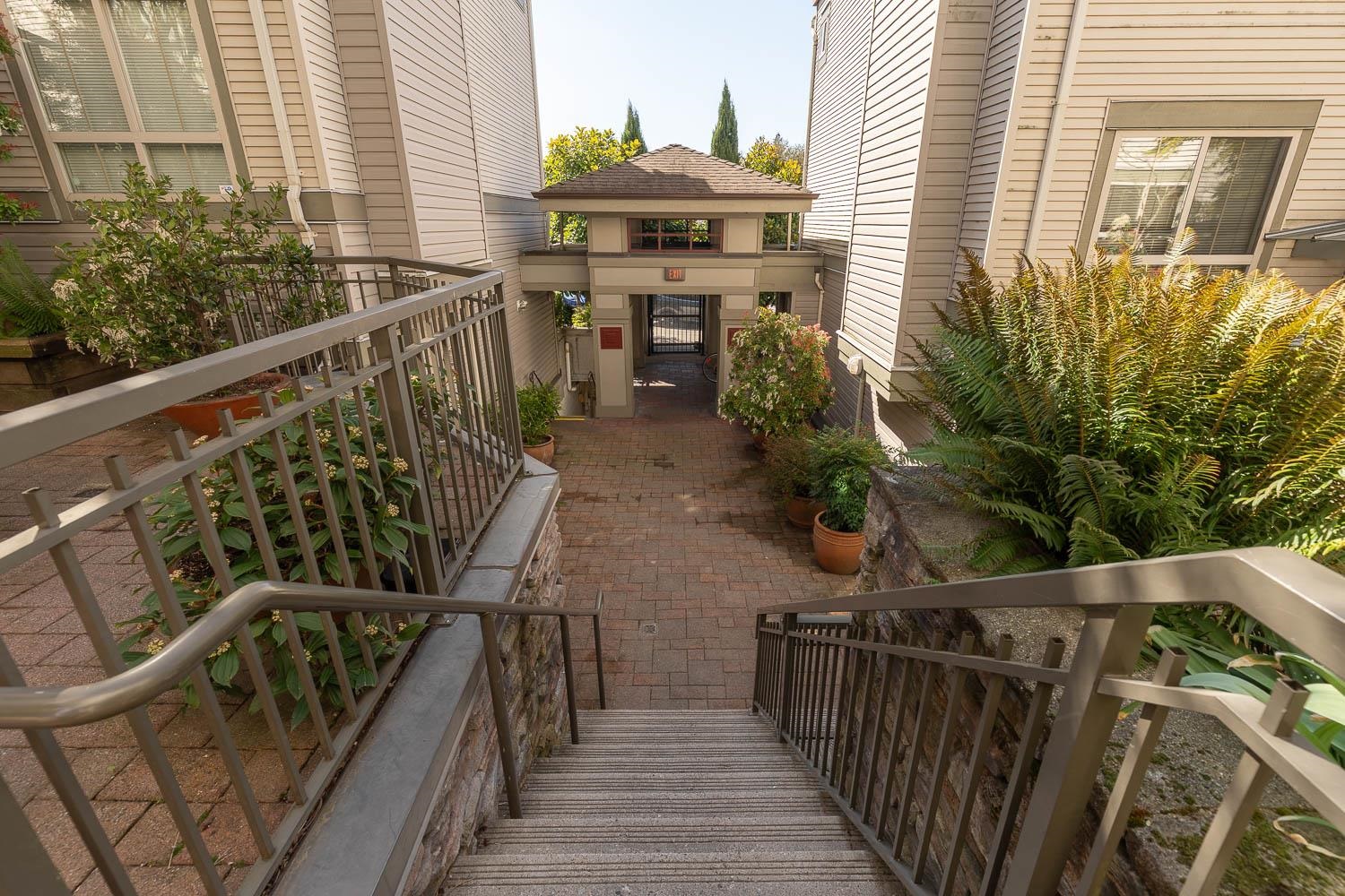 Additional image 3 of 34-2375 Broadway W, Vancouver, BC, V6K 2E6