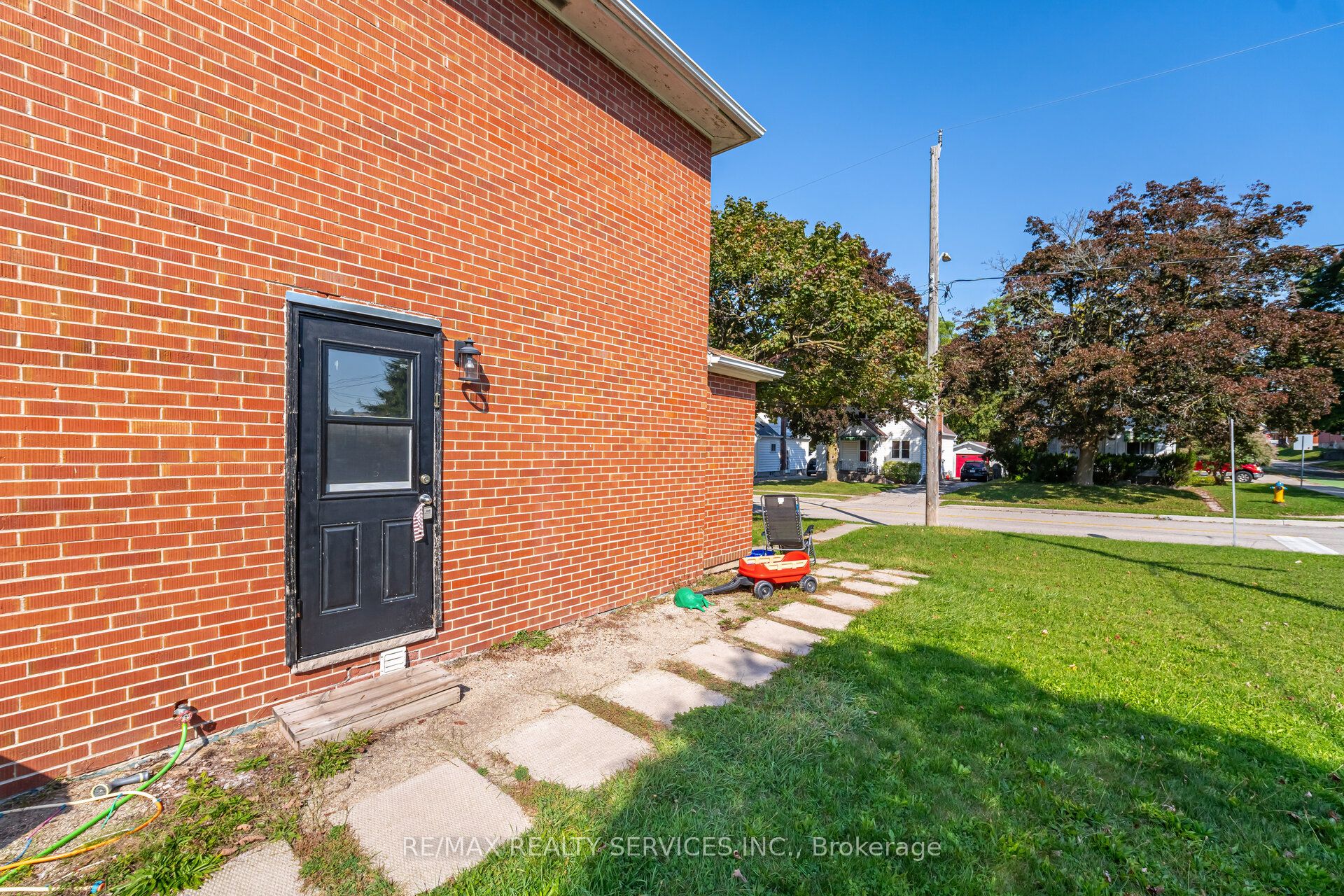 (Lower)-21 Beverley Street, Waterloo, ON, N2L 2H5 photo 5