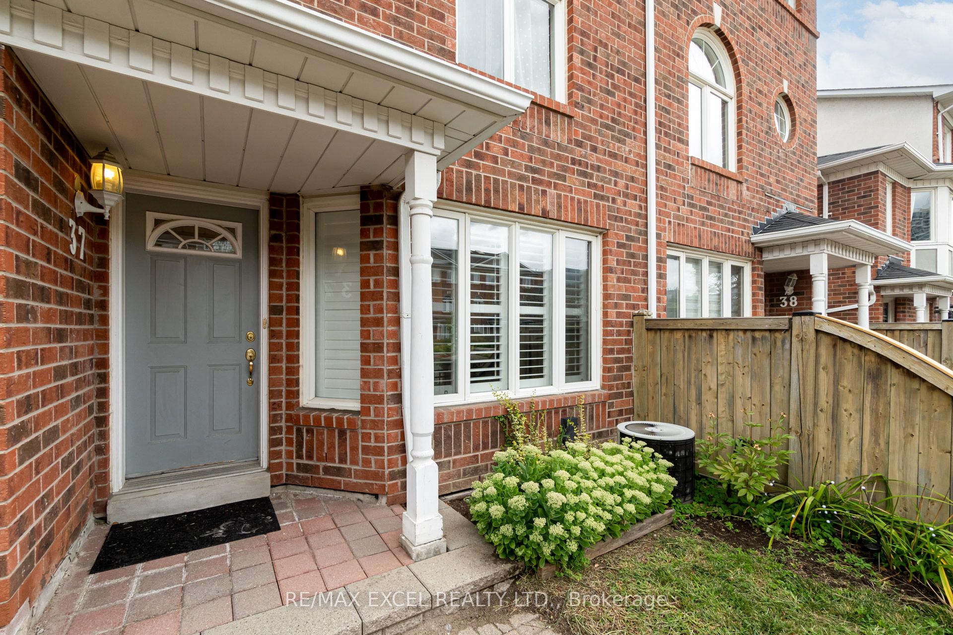 37-18 Clark Avenue W, Vaughan, ON, L4J 8H1