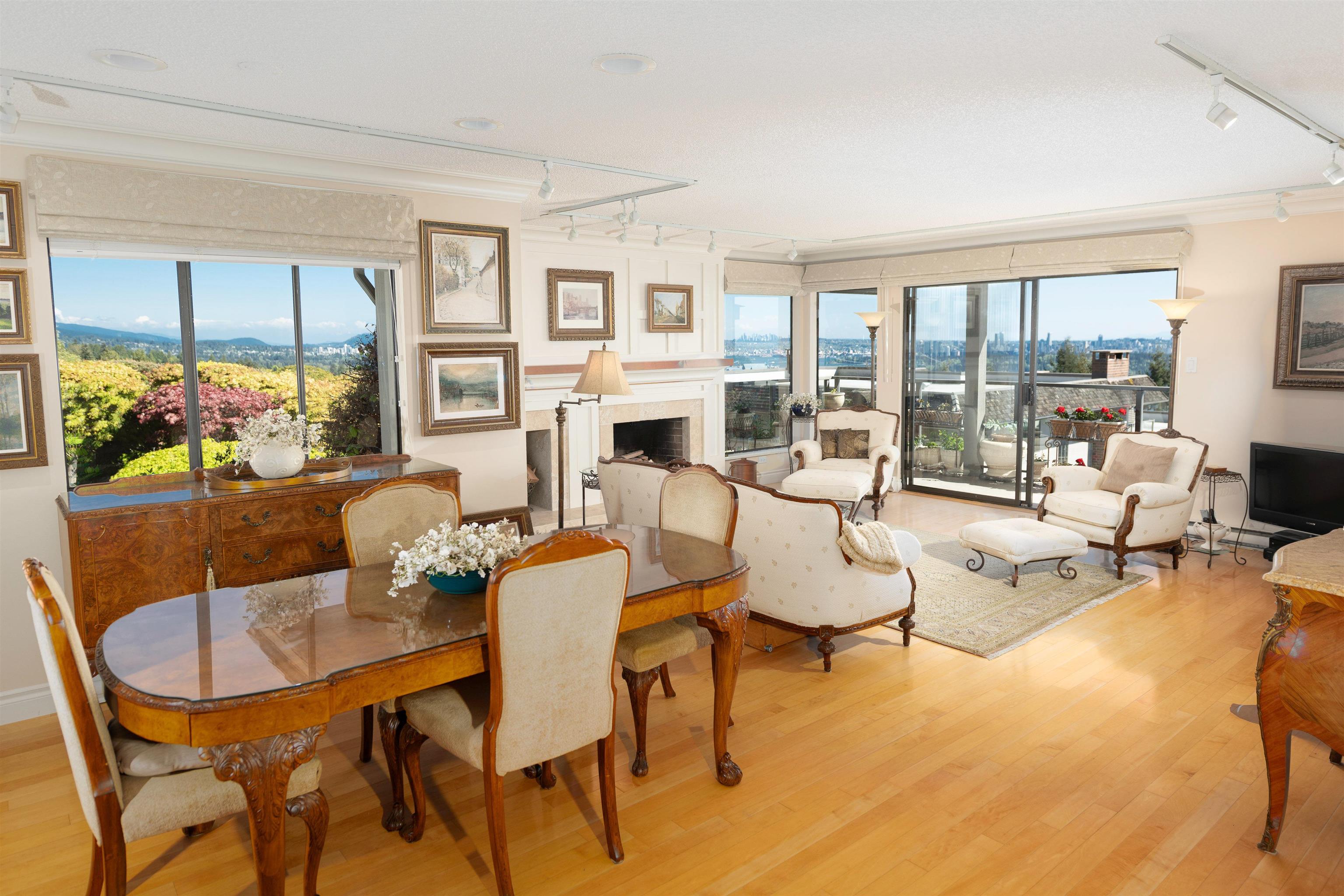 26-2214 Folkestone Way, West Vancouver, BC, V7S 2X7