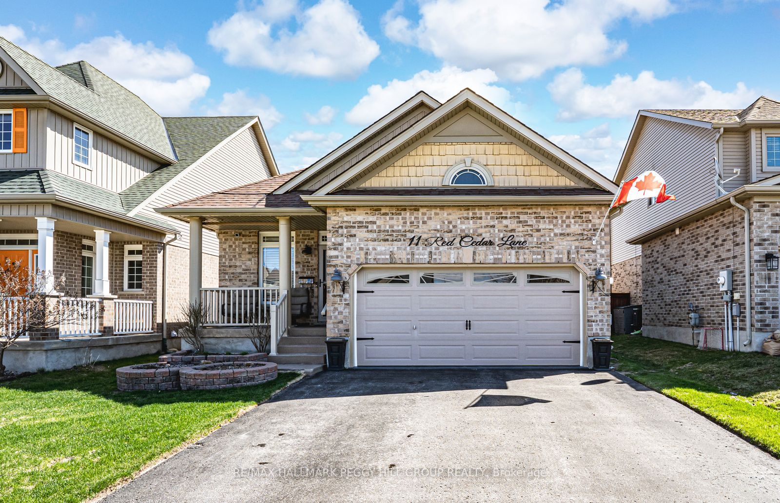 11 Red Cedar Lane, Essa, ON, L3W 0P5